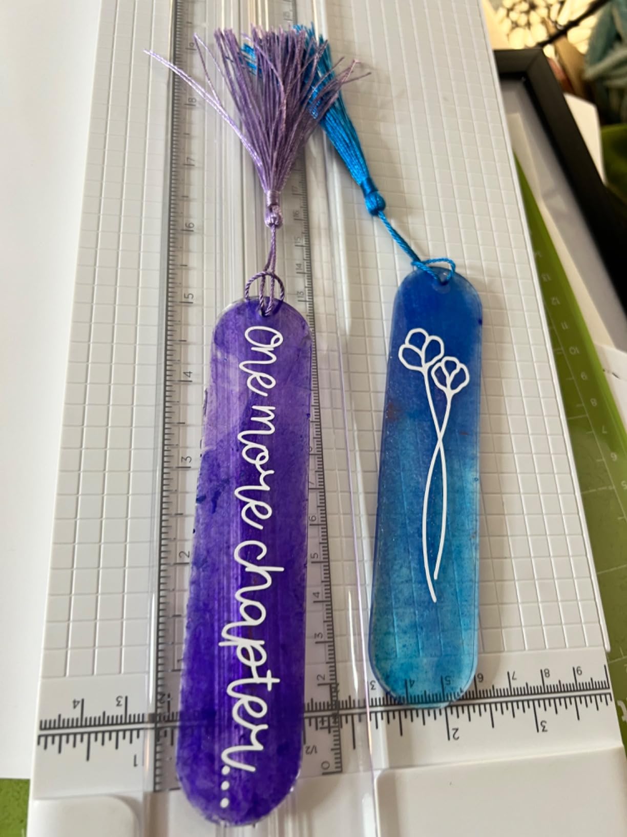 RESINWORLD Set of 3 Shiny Bookmarks Silicone Mold, Bookmark Resin Mold with Tassels, Small Medium Rectangle Bookmark Mold customer photo 1