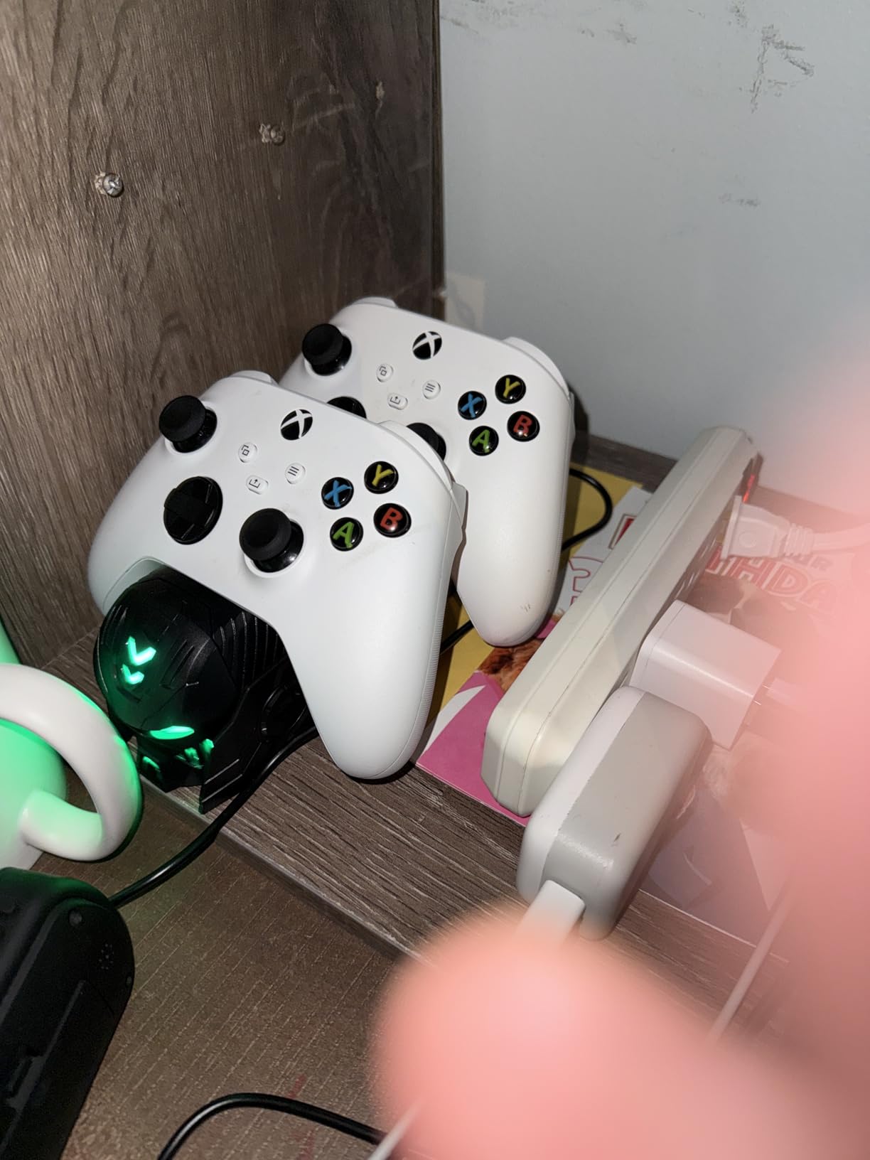 Charger Station with 2x5520mWh Rechargeable Battery Pack for Xbox One/Series X|S Controllers with Dual Charging Dock and 4 Covers (Cotrollers Not Included) customer photo 2