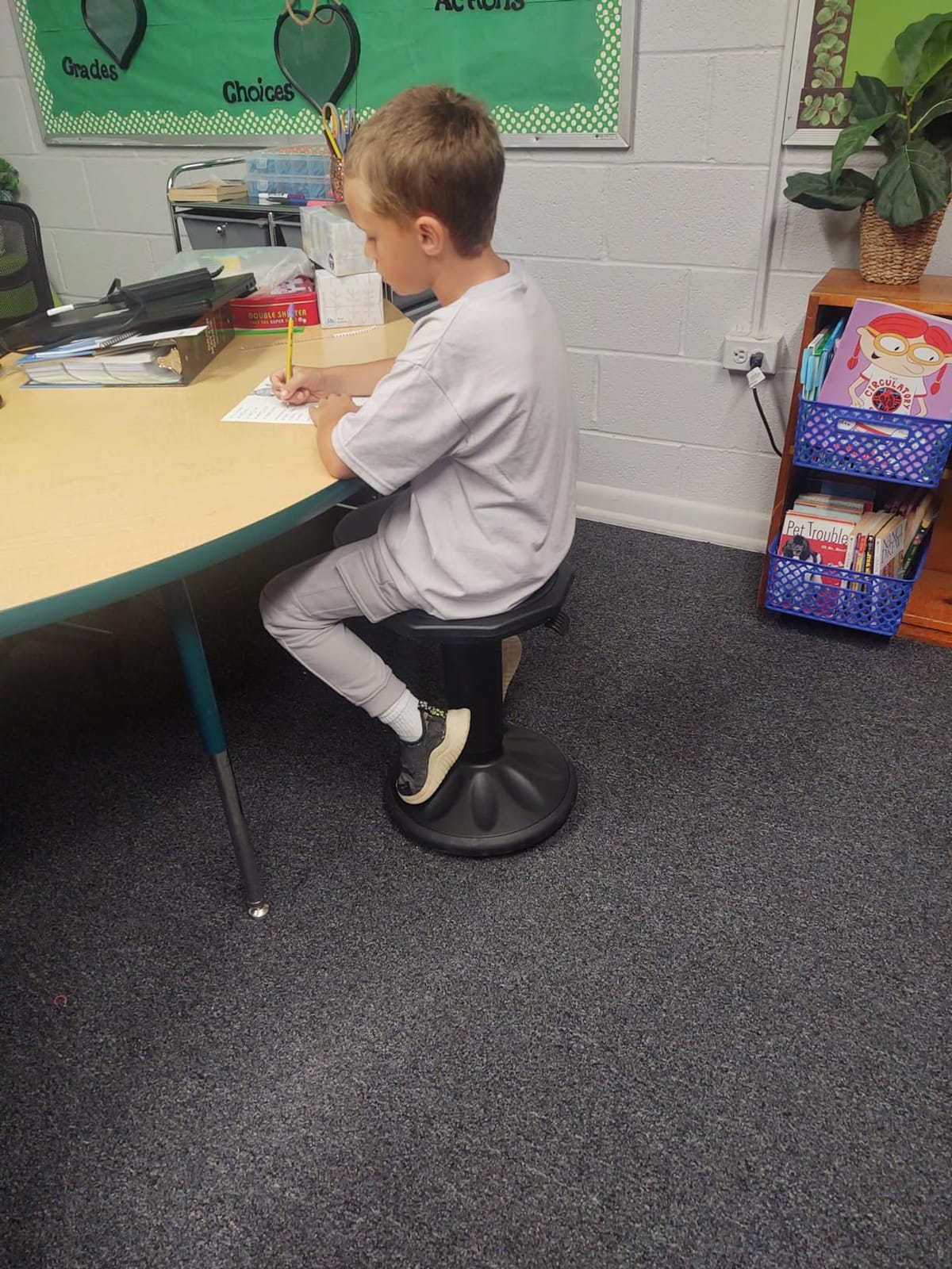 GIANTEX Wobble Stools for Classroom Seating - Wiggle Stool with Adjustable Height, 24