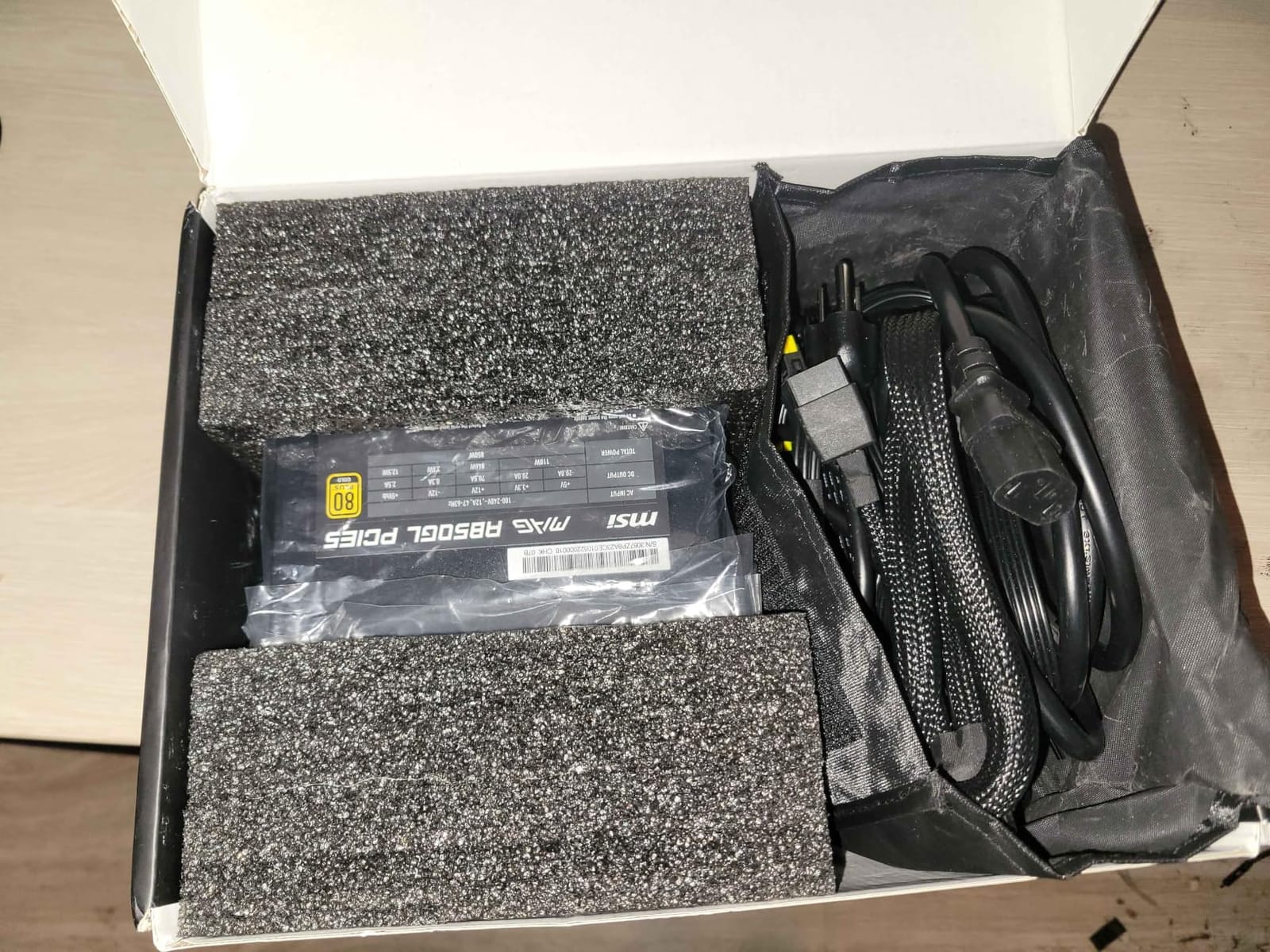 msi MAG A1000GL PCIE5, Fully Modular Compact Gaming 1000W Power Supply, 80+ Gold, ATX 3.1 & PCIe 5.1 Ready, Native Dual-Color 12V-2x6 Cable, 10 Year Warranty customer photo 2