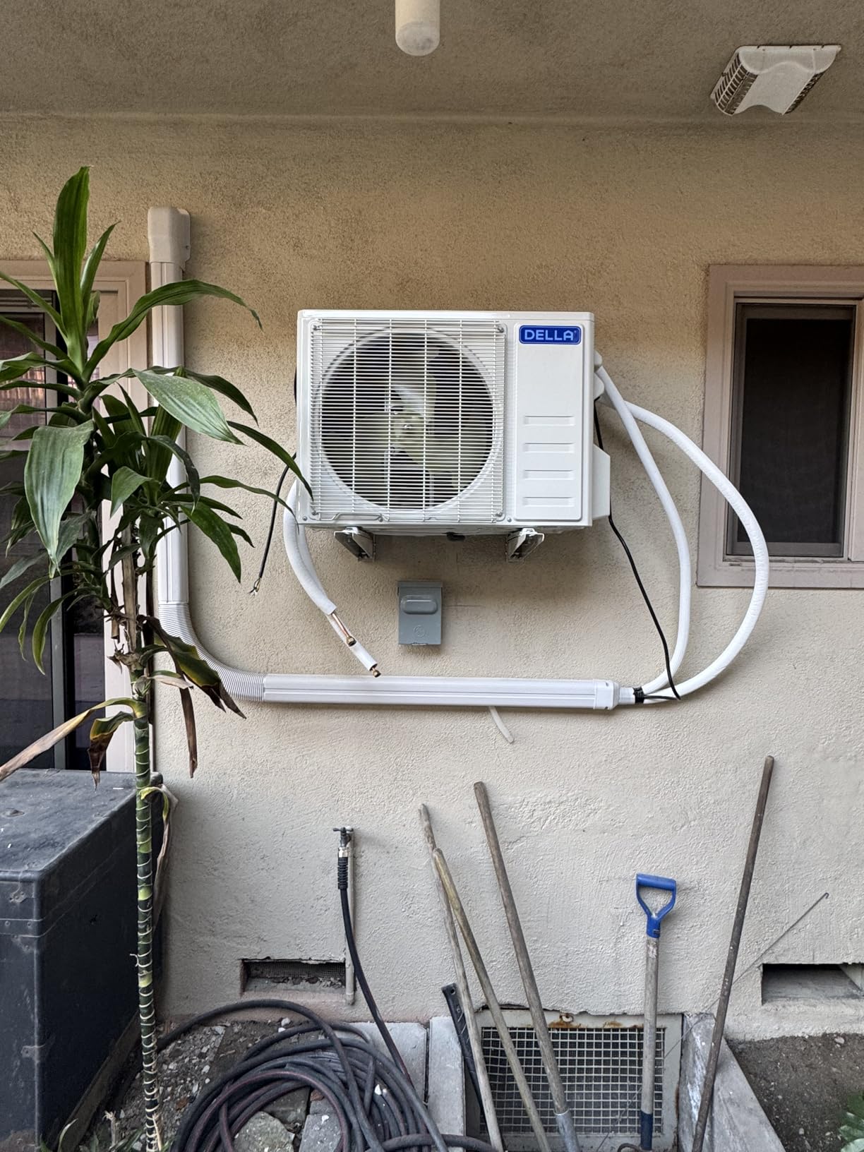 DELLA Hyper Heat Lower as -13°F 9,000 BTU Mini Split, Cools Up to 400 Sq. Ft, Work with Alexa and WiFi, Energy Star 115V 24 SEER2, Inverter AC with 0.75 Ton Pre-Charged Heat Pump & 16.4ft Kits customer photo 1