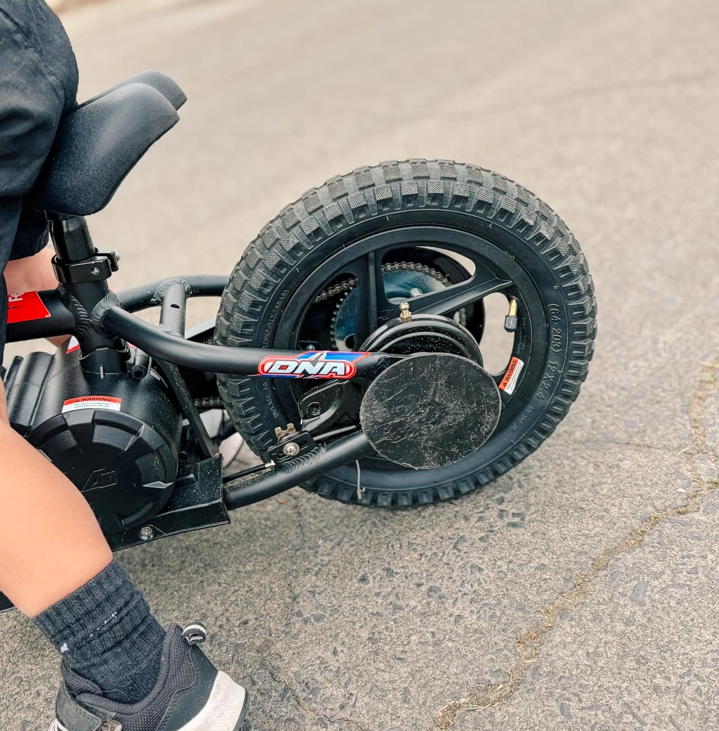Lightweight Electric Dirt Bike for Kids, 170/340W Electric Motorcycle Up to 10/12MPH, 24V Detachable Battery, Hand-Operated Dual Brakes Electric Balance Bike for Ages 3-6/5-12 customer photo 1