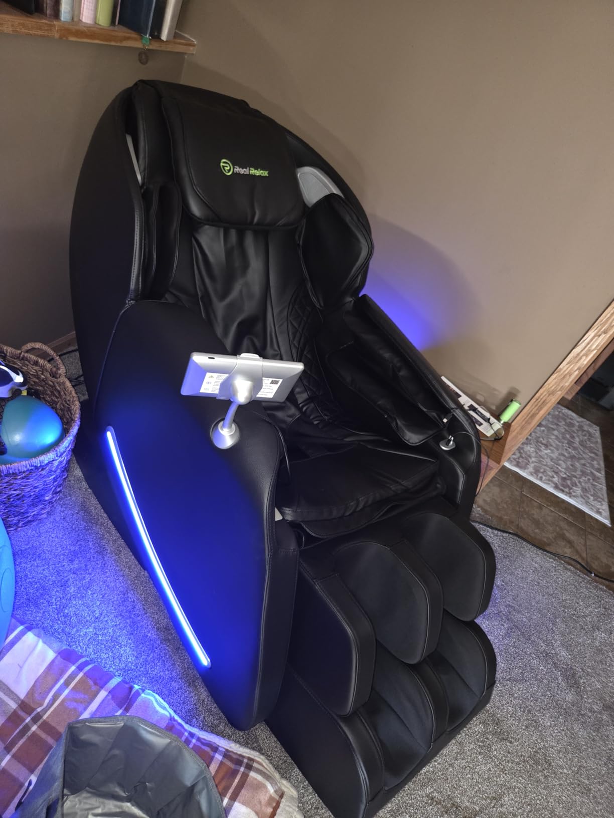 Real Relax Massage Chair Full Body with Unique Phone Controller, Heart and Blood Measurement, Zero Gravity 3D SL-Track Recliner with APP Control, Child Lock, Pause Button, Back Pad, Favor-06, Dark Brown customer photo 2