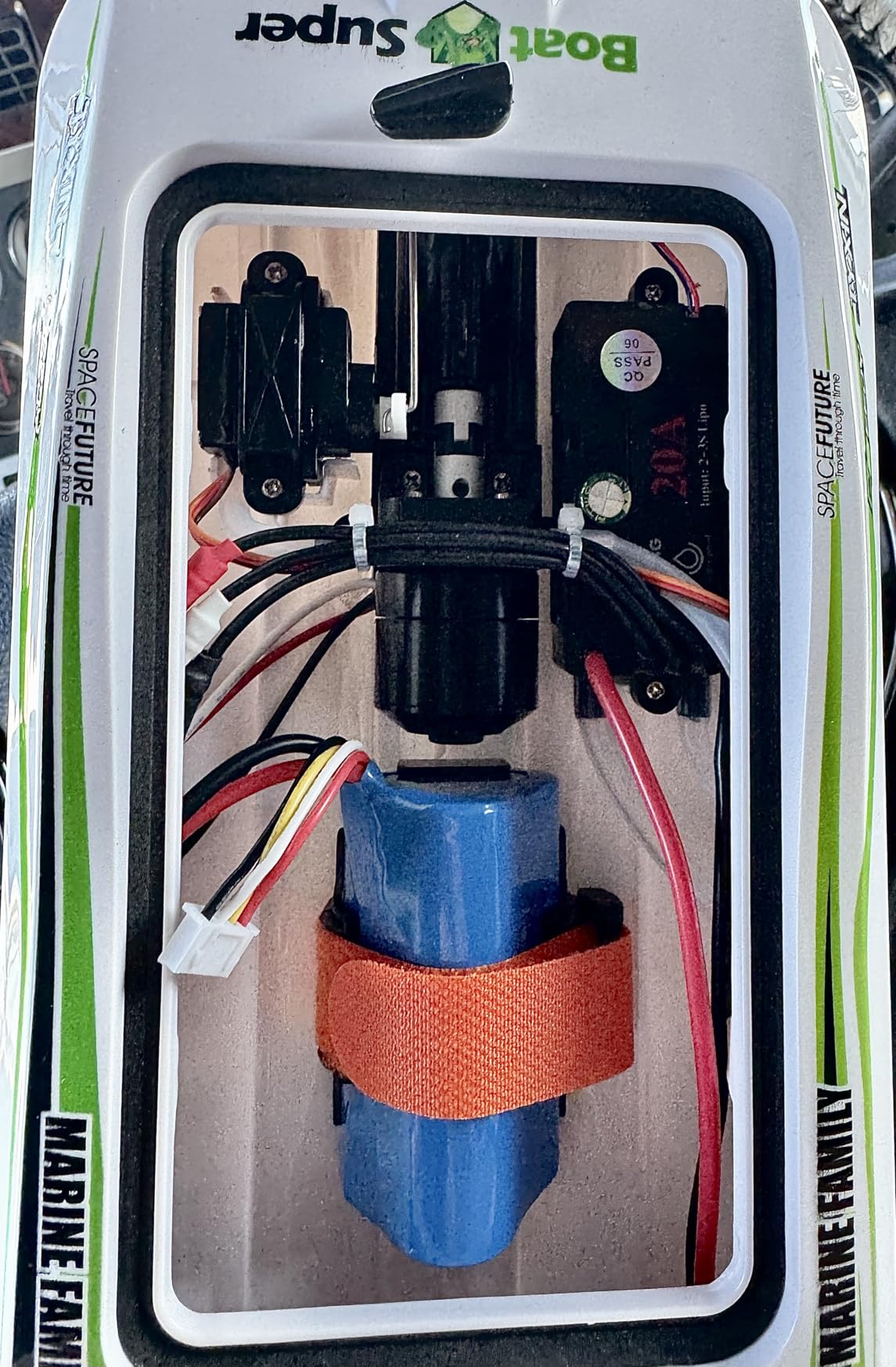 GoolRC Remote Control Boat 2.4GHz High Speed 30km/h Brushless Turbojet Speedboat Remote Control Ship Cooling Waterproof Low Battery/Over Distance Reminder 2 Battery customer photo 2