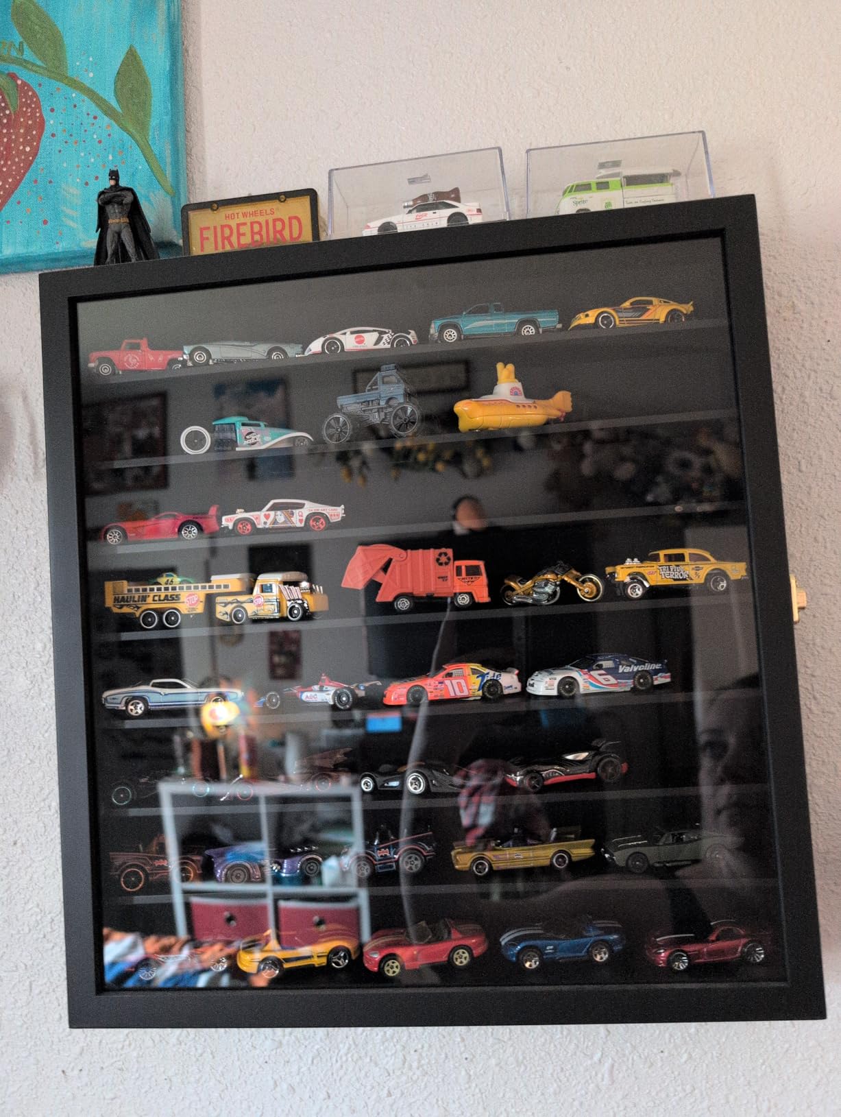TJ.MOREE 1/64 Scale Model Car Display Case Diecast Car Model Toy for Wall customer photo 1