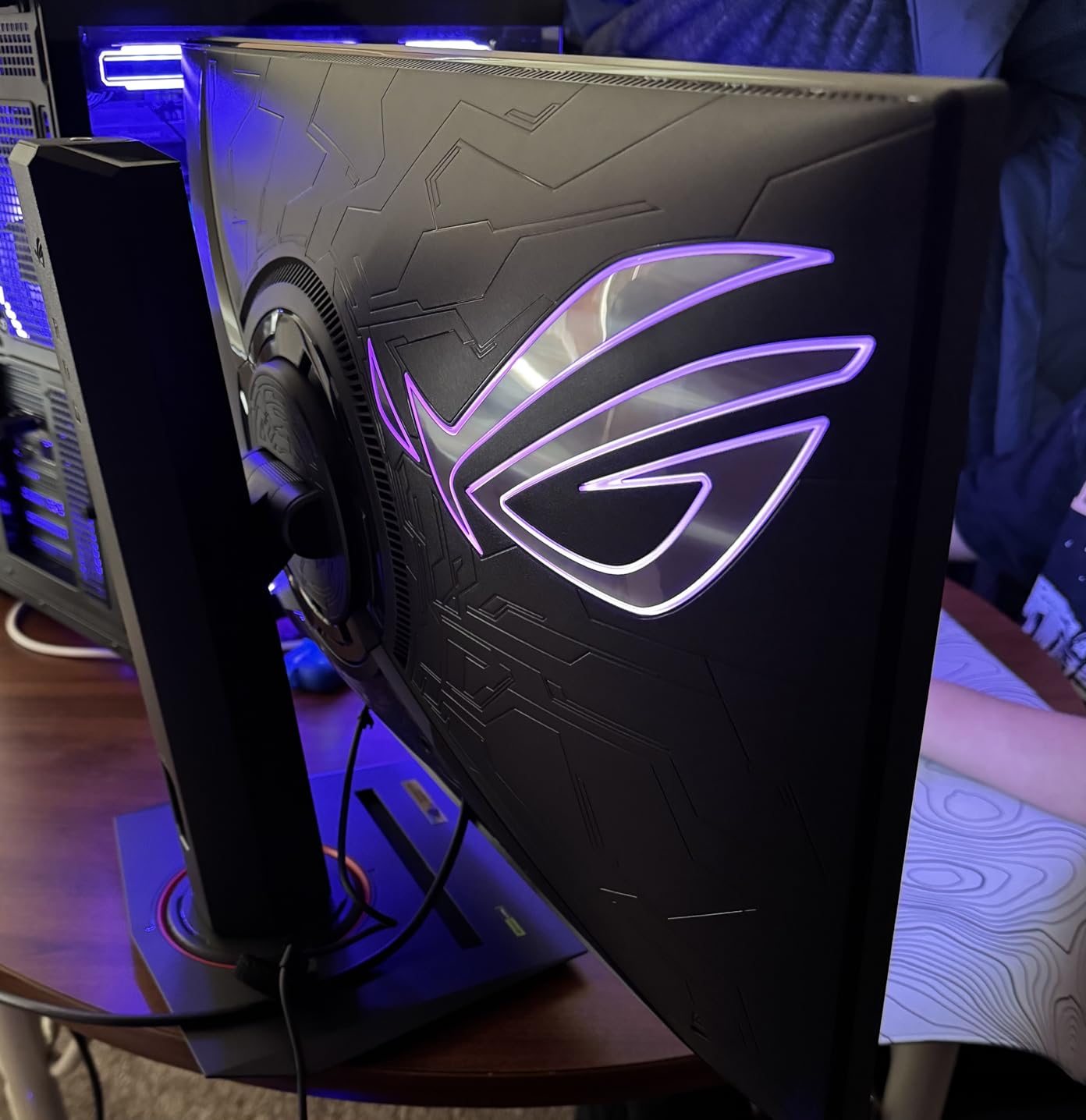 ROG XG27ACMG 27 Inch 1440p 270Hz USB-C G-SYNC HDR Gaming Monitor | 1ms, Fast IPS, ELMB Sync, DCI-P3 95%, Gaming AI, DisplayHDR 400, sRGB 125%, Aura Sync, 1ms, DP 1.4, for PS5 and Xbox customer photo 1