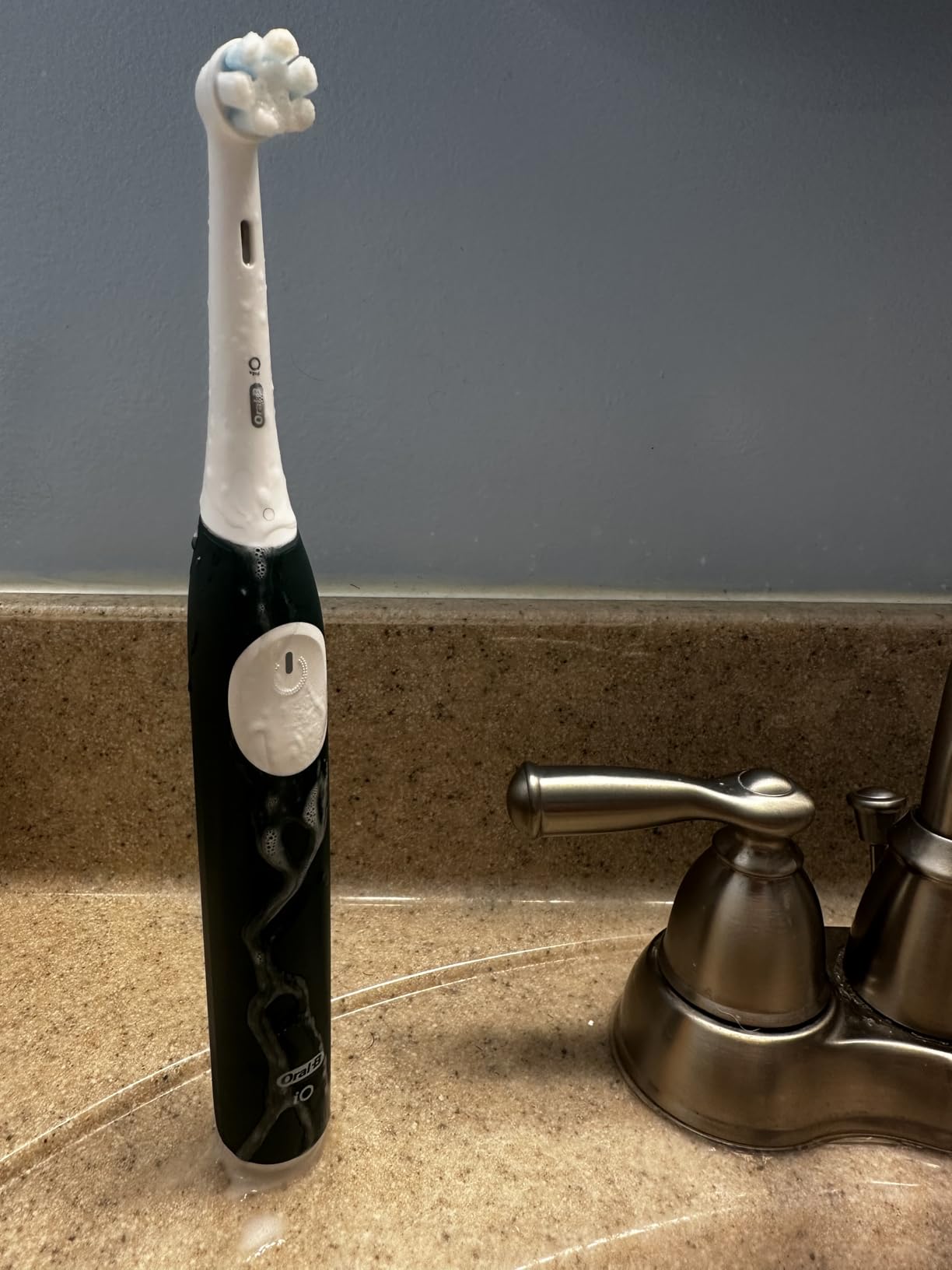 Oral-B Rechargeable Electric Toothbrush, iO2 Starter Kit, 3 Cleaning Modes, Automatic Pressure Sensor to Protect Gums, 2 Brush Heads, Pure White customer photo 1