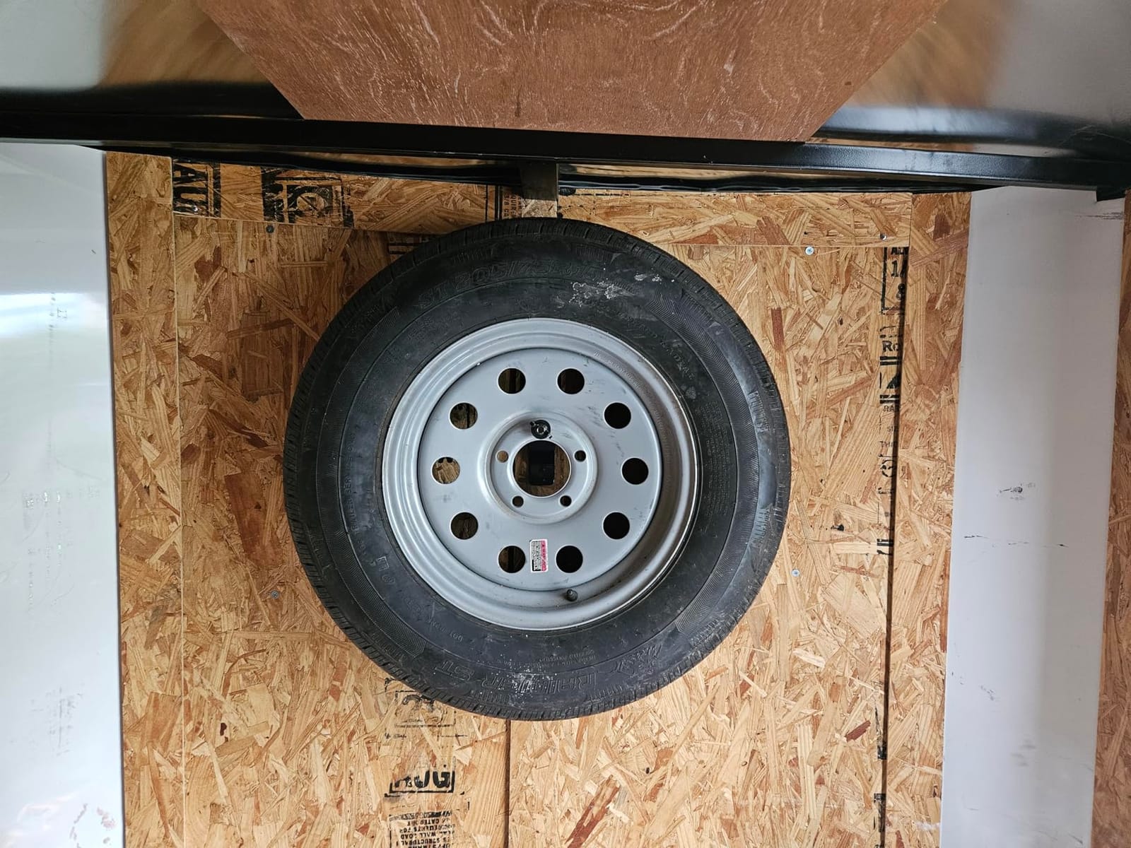 Wall Mount Spare Tire Carrier Mount for Trailer Spare Tire Mount for Utility Trailer Enclosed Trailer Accessories Spare Tire Holder, Wheel Bracket Rack for Enclosed Trailer(Black) customer photo 1