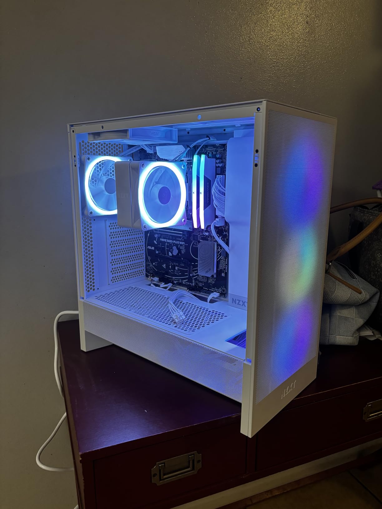 NZXT H5 Flow RGB - Compact ATX Mid-Tower PC Case - Black | Compact mid-tower with included F360 RGB Core fans, 360mm radiator support, tempered glass. CAM-ready RGB out of the box. customer photo 1