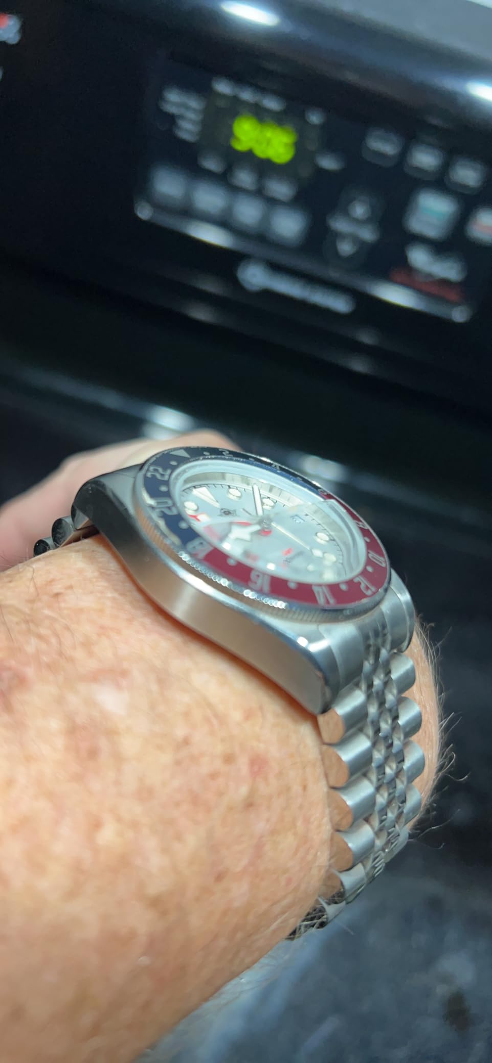 ADDIESDIVE GMT Watches for Men Waterproof 200 M Analog BGW9 Luminous customer photo 1