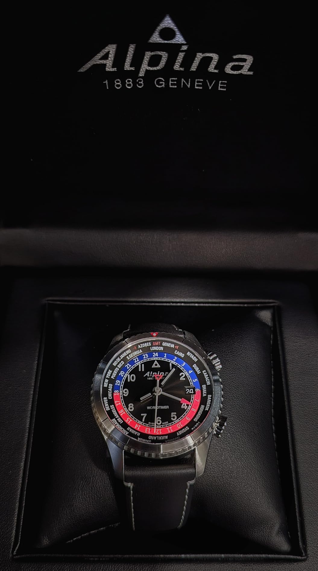 Alpina Men's Swiss Startimer Worldtimer Quartz Watch, Stainless Steel, GMT, Worldtimer, Sapphire Crystal customer photo 2