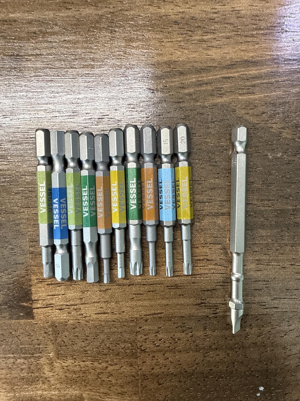 (US Model) VESSEL e-ASSIST Screwdriver 3 SPEEDS with 5PC. Bit Set customer photo 2