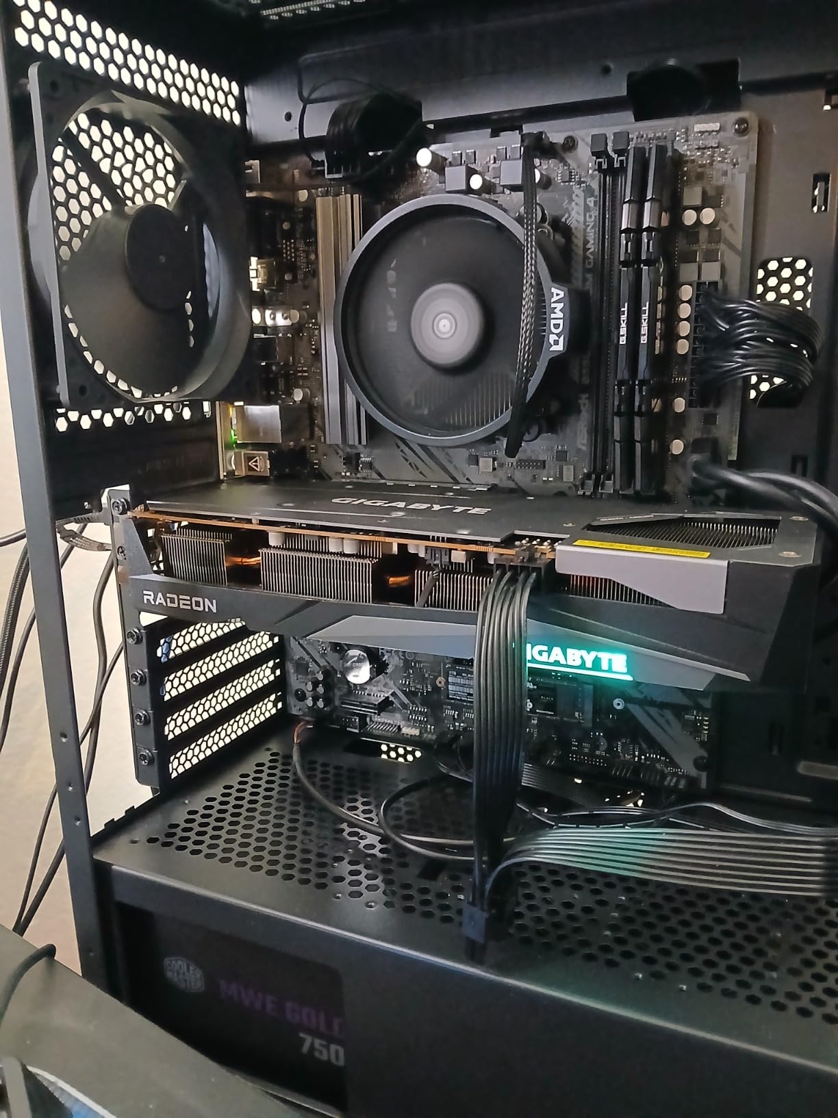 Cooler Master MWE Gold 750 V3 Power Supply, PCIe 5.1 Ready | Certification Cybenetics Platinum & Noise A, 80 PLUS Gold, 750W, ATX 3.1, 12V-2x6 Cable, Zero-RPM Silent Mode, Fully Modular customer photo 1