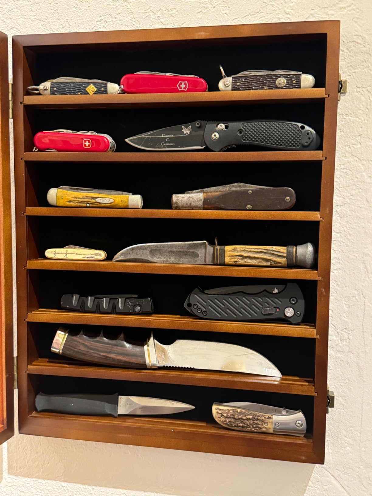 ASmileIndeep Pocket Knife Display Case 7 Rows Lockable Wooden Knife Shadow Box with HD Tempered Glass, Military Folding Knife Cabinet Stand for Wall with Removable Shelves, Walnut customer photo 2