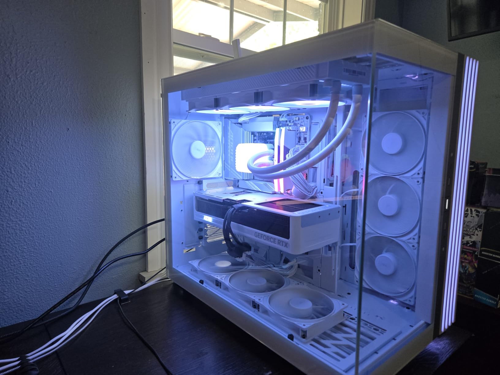 be quiet! Light Base 900 DX Black PC Case, Fully Windowed Front and Side | Dual Chamber, ARGB LED Strip, Mid Tower Gaming, Inverted and Horizontal Layout Customizable, E-ATX Motherboard Compatible customer photo 1