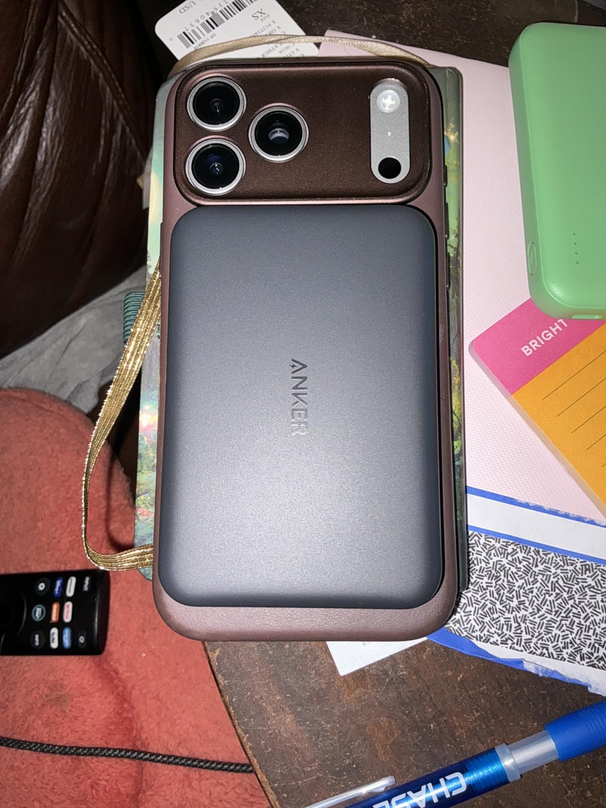 Anker MagGo Power Bank, 10,000mAh Qi2-Certified 15W Portable Charger | Slim and Fast MagSafe-Compatible Battery Pack, Ergonomic Design, for iPhone 16 / 15 / 14 / 13 Series and More customer photo 1