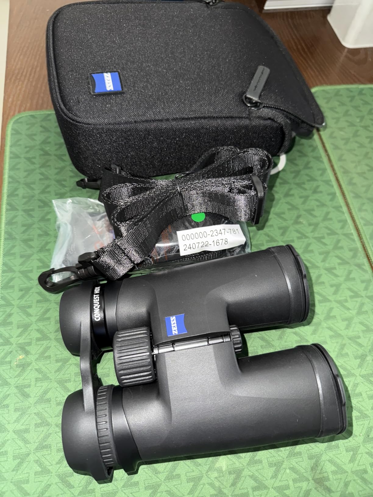 ZEISS Conquest HDX Binoculars 10x42 with HD Coated Glass for All Weather | Compact, LotuTec T* Waterproof Binoculars for Bird Watching and Hunting customer photo 1