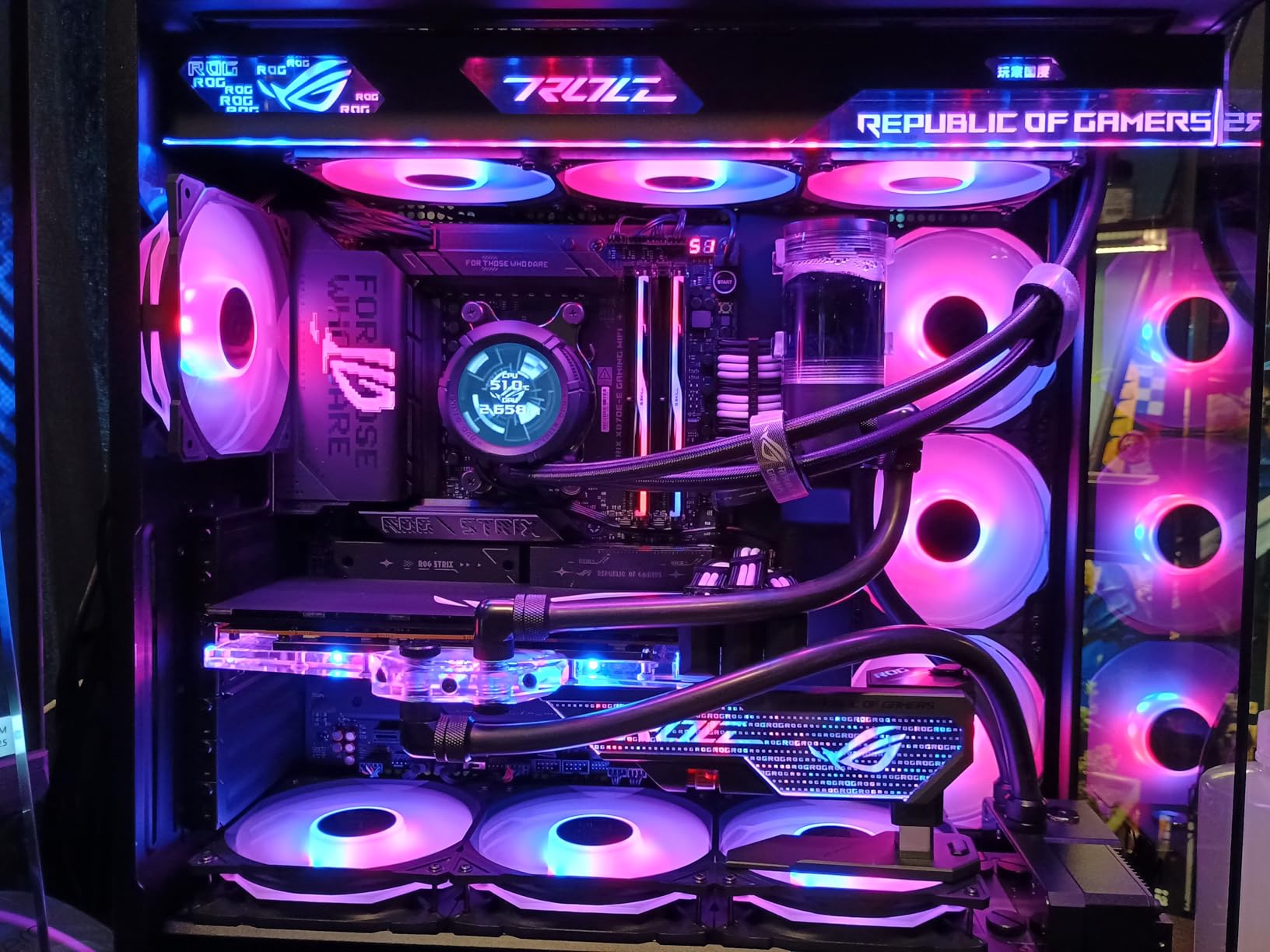 ASUS ROG Strix LC III 360 ARGB LCD All-in-one CPU Liquid Cooler - Intel LGA 1700, 1200, 115X - AMD Socket AM4, AM5 - with 2.1