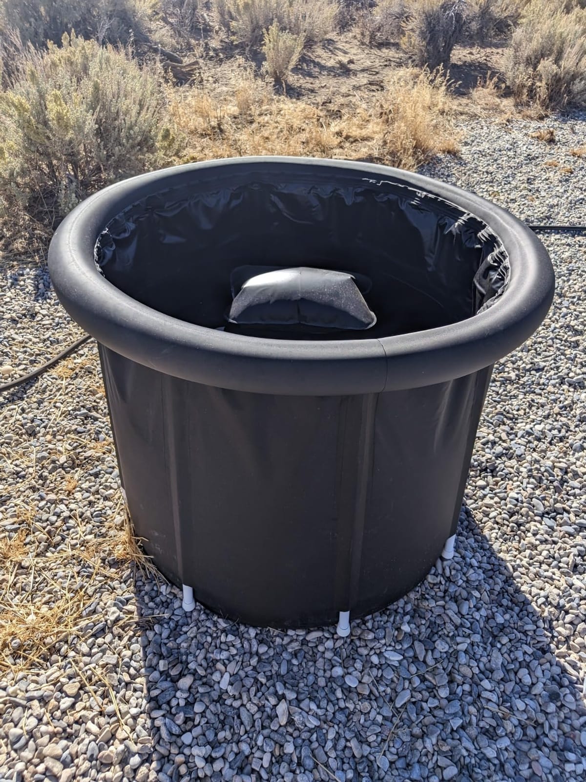 VEVOR Ice Bath Tub, Cold Water Therapy Plunge Tub for Athletes, Portable Outdoor Ice Barrel Plunge Pool for Recovery, 90 Gal Inflatable Folding Bathtub with Cover, Home Ice Pod for Adult, 32