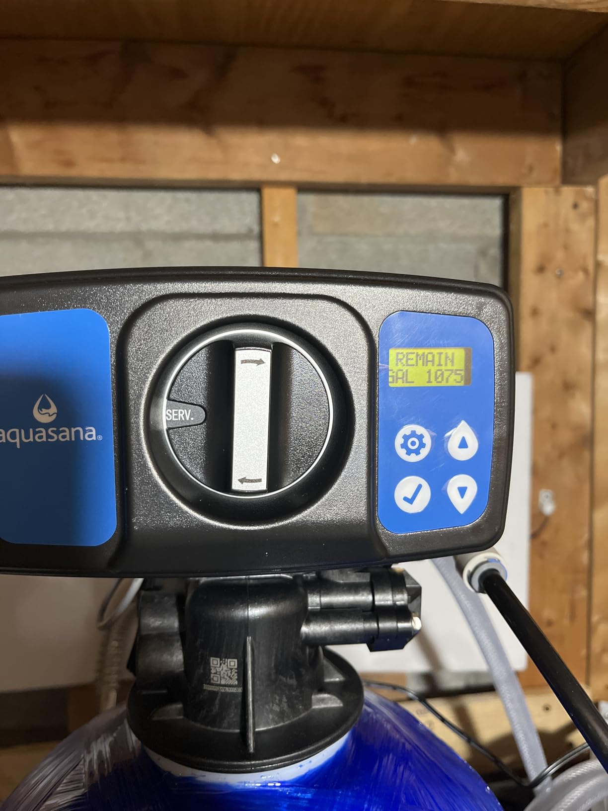 Aquasana SimplySoft Whole House Water Softener | 40K Grain | WH-SF40-BASE | Hard Water Reduction | 15.5 GPM | Metered Regeneration | Salt-Saving Efficiency | Base Tank & Cabinet | 5/10-Year Warranty customer photo 1