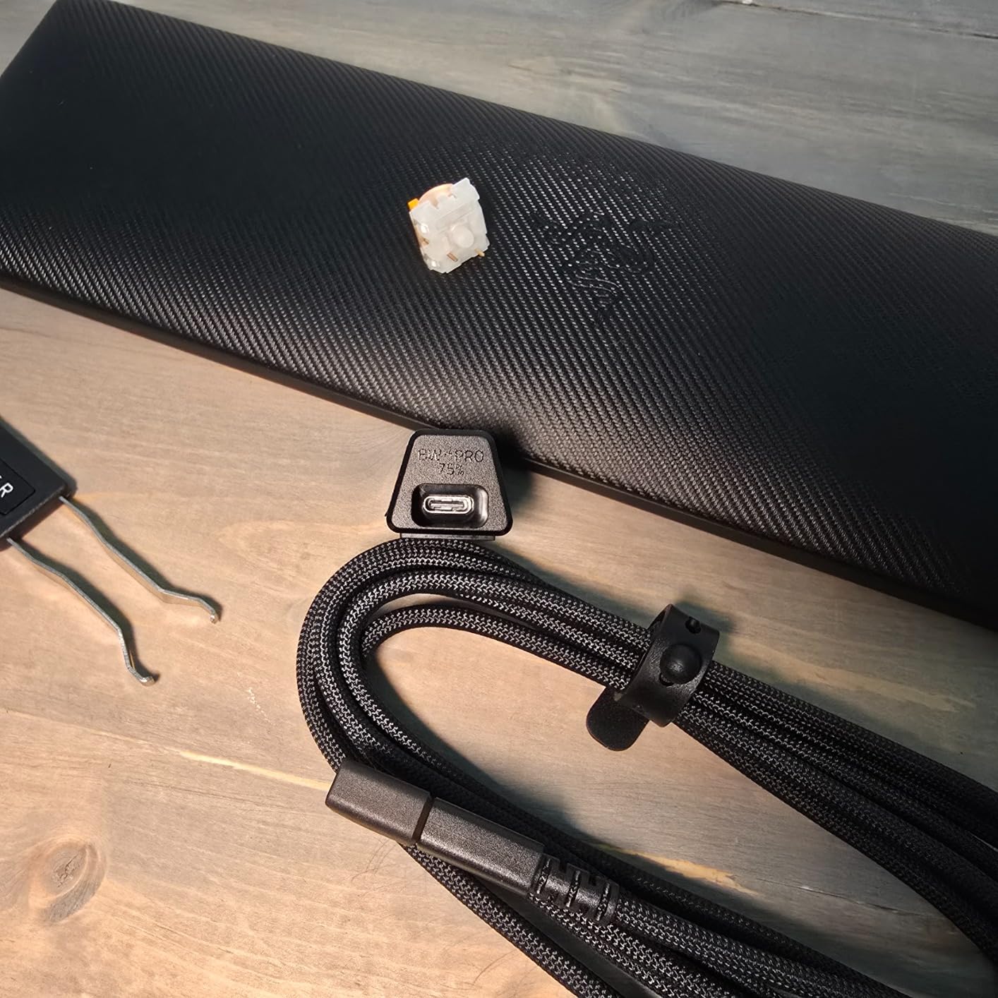 Razer BlackWidow V4 Pro 75% Wireless Gaming Keyboard, Orange Switches, OLED Display, Hot Swappable, 4K Hz Wireless, Bluetooth customer photo 1
