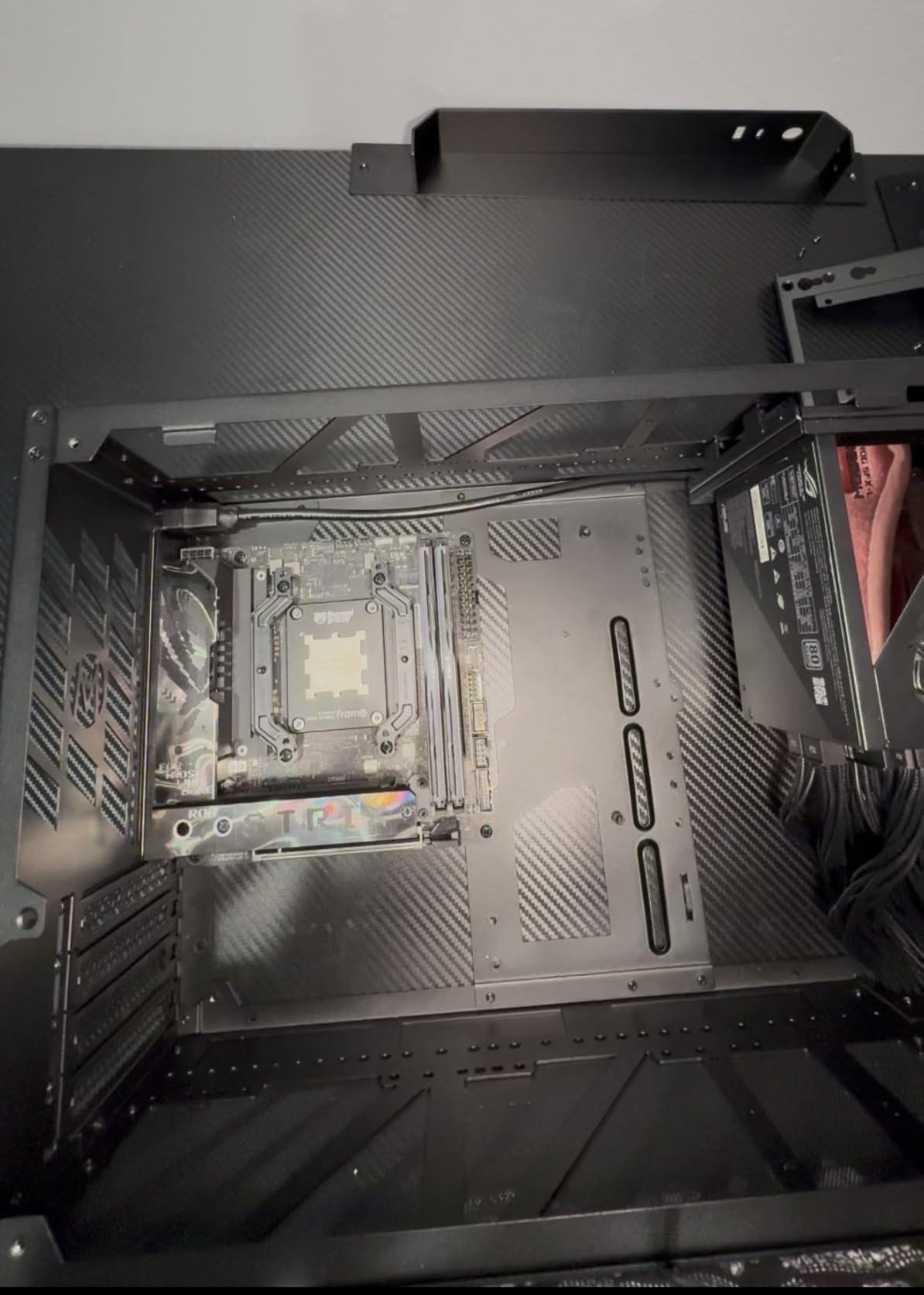 ASUS ROG STRIX X870-I GAMING WIFI AMD AM5 X870 Mini ITX motherboard 10+2+1 power stages, Dynamic OC Switcher, Core Flex, DDR5 AEMP, WiFi7, 2x M.2, PCIe 5.0, Q-Release Slim, USB4, AI OCing & Networking customer photo 1