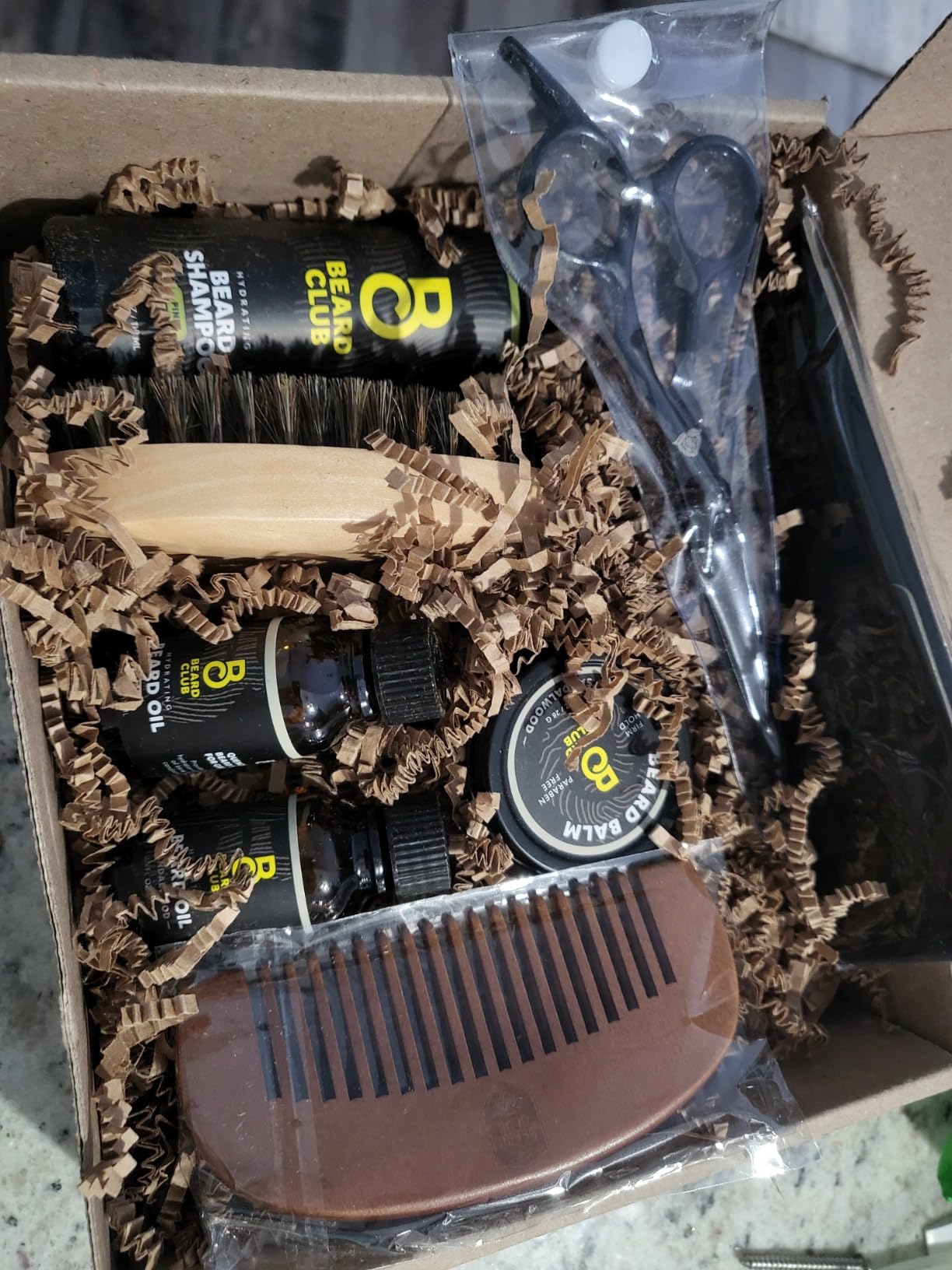 The Beard Club Premium Beard Kit for Men - Grooming & Care Kit - Cedar & Sandalwood Oil, Sandalwood Balm, Shampoo, Brush, Comb, Trimming Scissors, Straight Edge Razor - Gift Set customer photo 1