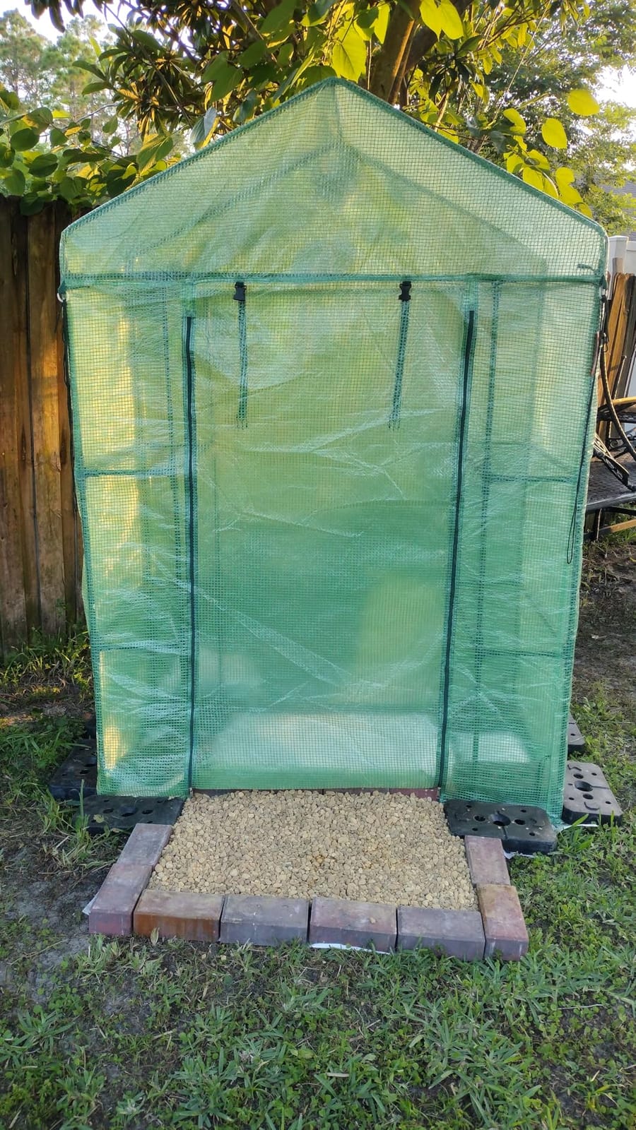 VEVOR Walk-in Tunnel Greenhouse, 9.6x6.4x6.2 ft Hoop House Greenhouse Tunnel, Plant Hot House with Galvanized Steel Frame, Green PE Cover, Roll-up Zipper Door and 6 Windows for Outdoor customer photo 2