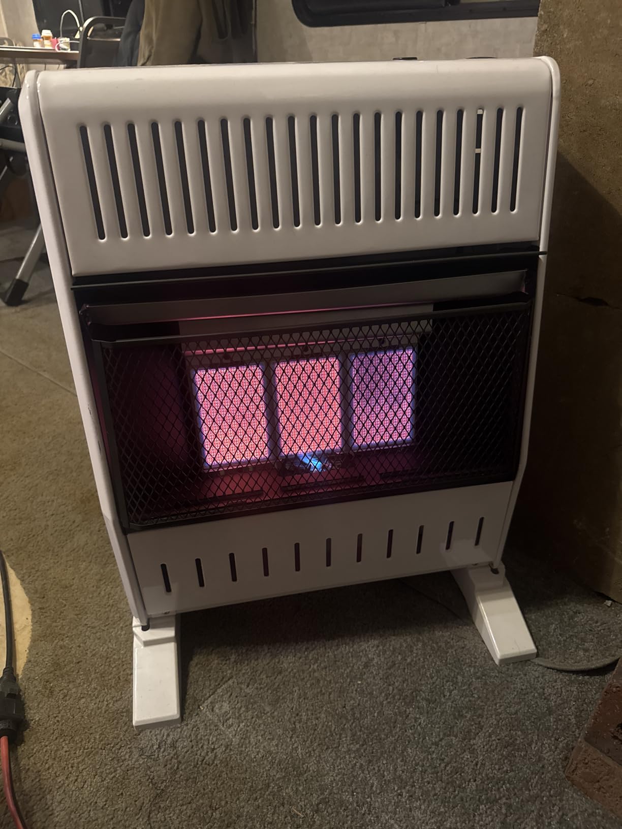 ProCom Heating Liquid Propane Ventless Infrared Plaque Heater With Base Feet - 15,000 BTU, Manual Control - Model# ML150HPA-B customer photo 2