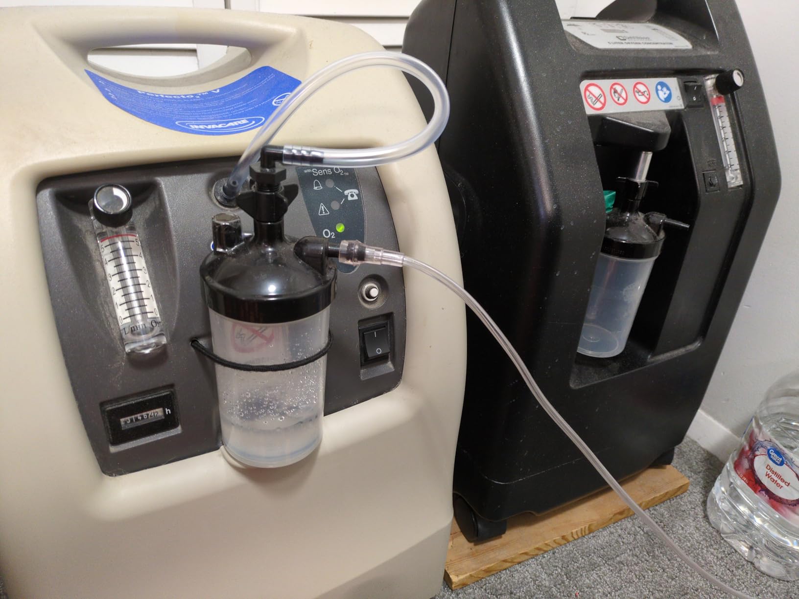 Oxygen Humidifier Bottle for Oxygen Concentrator | 1x Oxygen Humidifier Bottle, 1x Right Angle Bottle Elbow and 1x 12'' Adapter Tubing, 6 PSI Pressure Relief Valve customer photo 2
