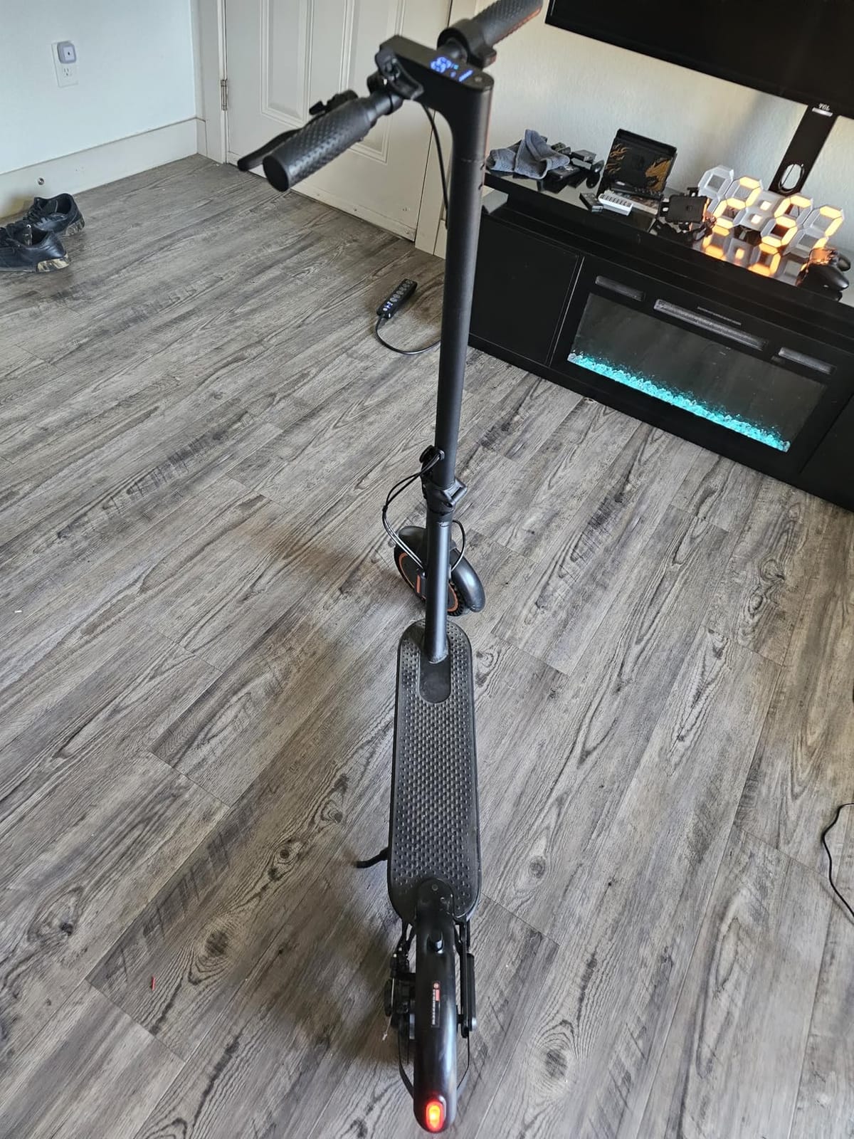 Electric Scooter, 500W Motor, Up to 17-20MPH &19-21 Miles, Commuter Escooter, Foldable E-Scooter for Adults with APP and Dual Braking System Escooter(Orange/Grizzly/Black) customer photo 1