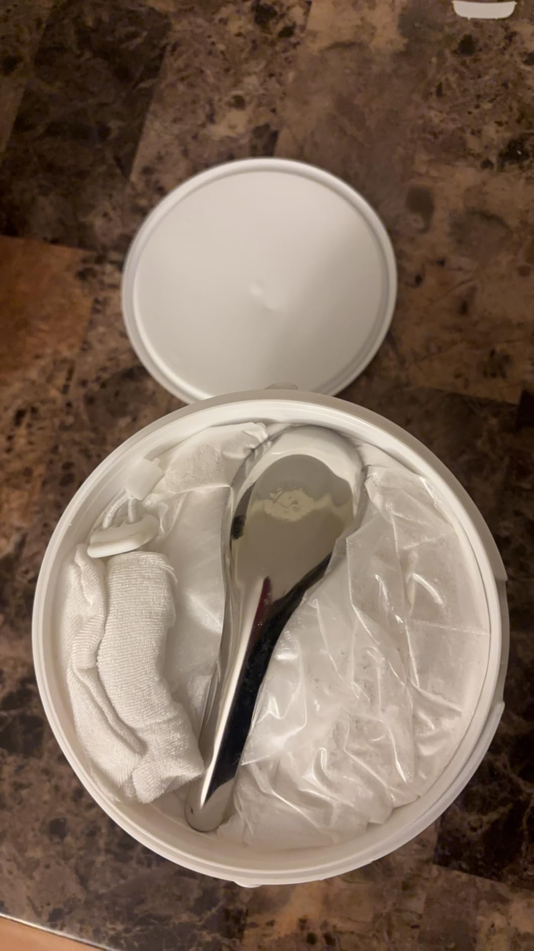 1 LB Loose Gym Chalk Bucket with Empty Chalk Bag & Spoon - Premium Powder Chalk, Multi-Purpose for Weightlifting, Gymnastics, and Workouts customer photo 2