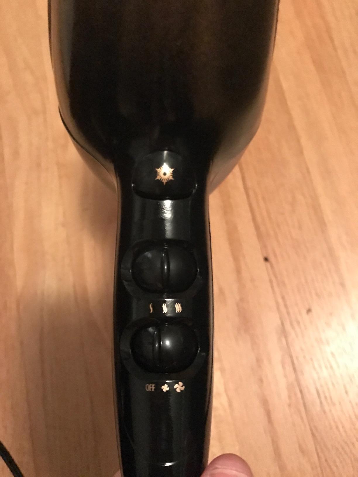 D5952 Titanium Fast Dry Hair Dryer, 1875 Watts, 3 Heat + 2 Speed Settings, Cool Shot, Concentrator Included customer photo 1