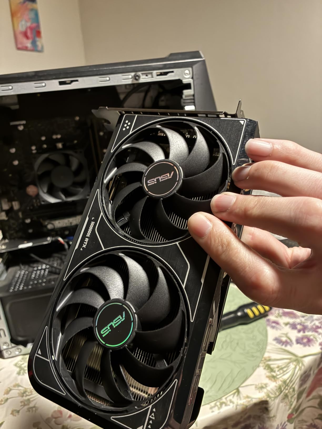ASUS Dual GeForce RTX 4060 V2 OC Edition (PCIe 4.0, 8GB GDDR6, DLSS 3, HDMI 2.1a, DisplayPort 1.4a, 2-Slot Design, Axial-tech Fan Design, 0dB Technology) (Renewed) customer photo 2