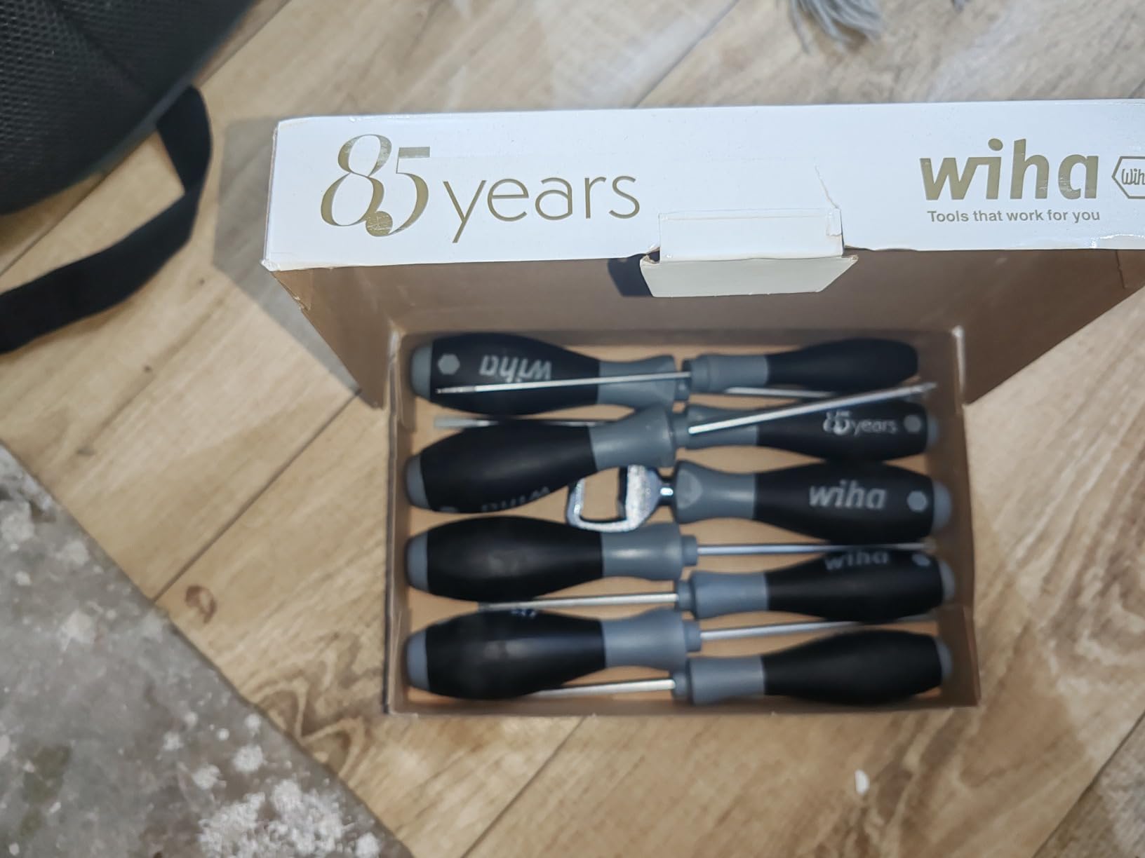 85850 8.5 Piece Limited-Edition 85th Anniversary Screwdriver & Bottle Opener Set | Limited-Edition customer photo 1