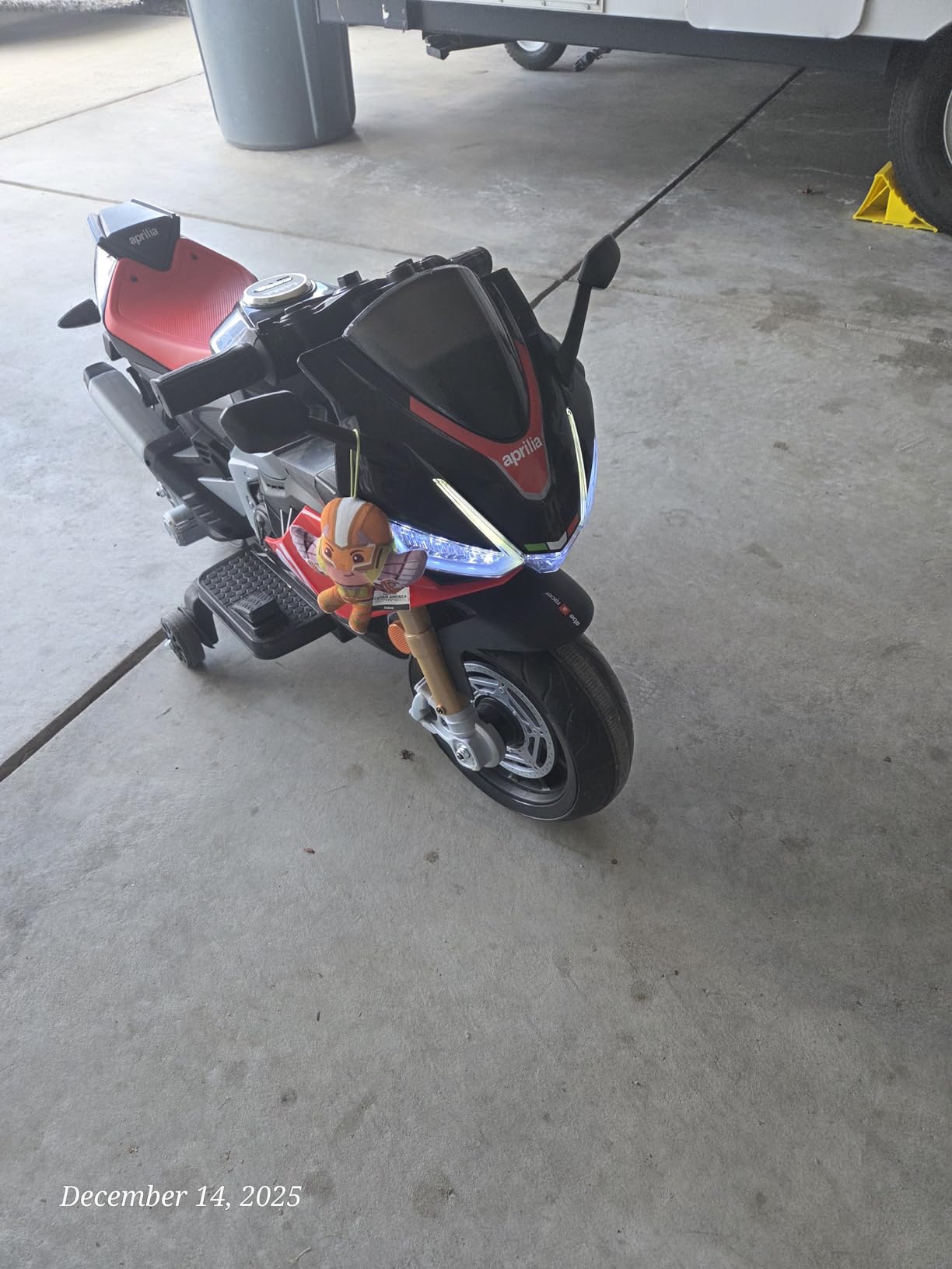 TCARAIWEN Aprilia Licensed 24V Kids Electric Motorcycle, Speed Up to 8mph Ride-On Motorcycle with Training Wheels, Key Switch and Mp3 (Normal Motors - 24V, Pink) customer photo 2