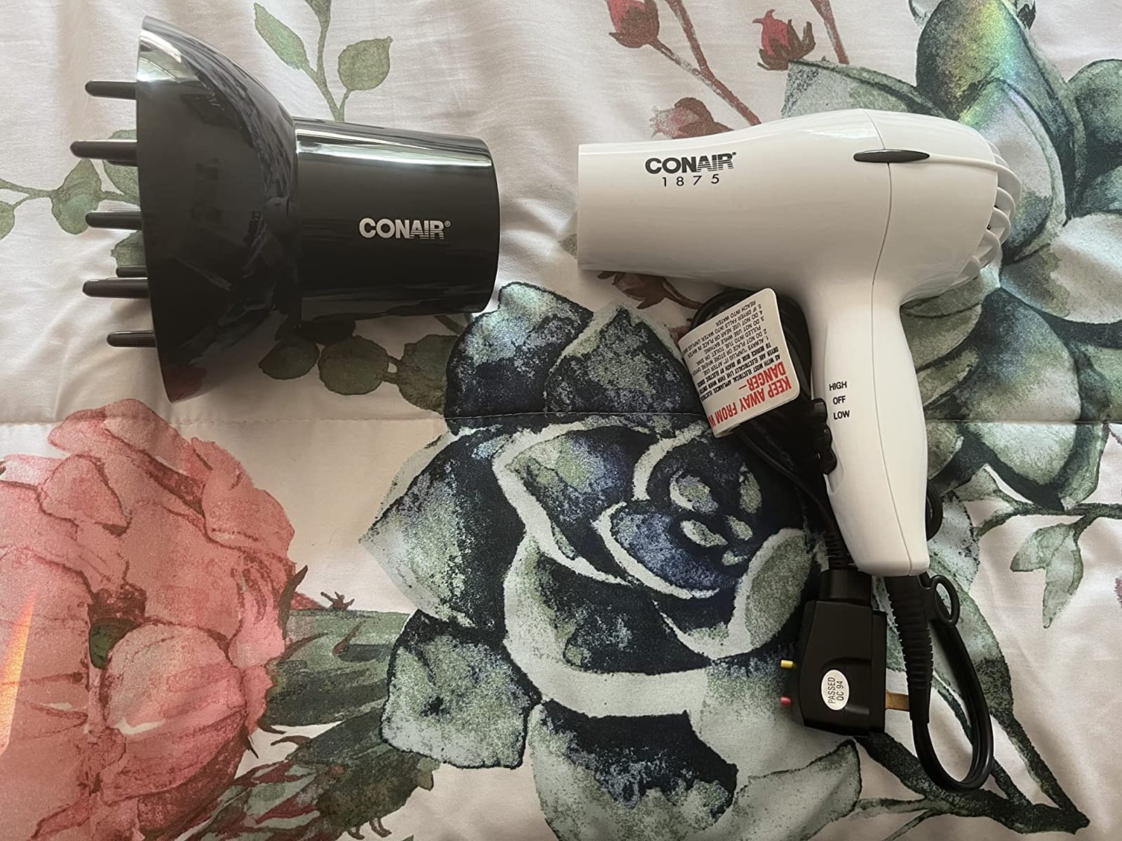 Conair Double Ceramic Universal Diffuser Attachment for Hair Dryer, Volumizing Universal Blow Dryer Diffuser for Frizz-Free Curls, Fits Dryers with Nozzles from 1.75