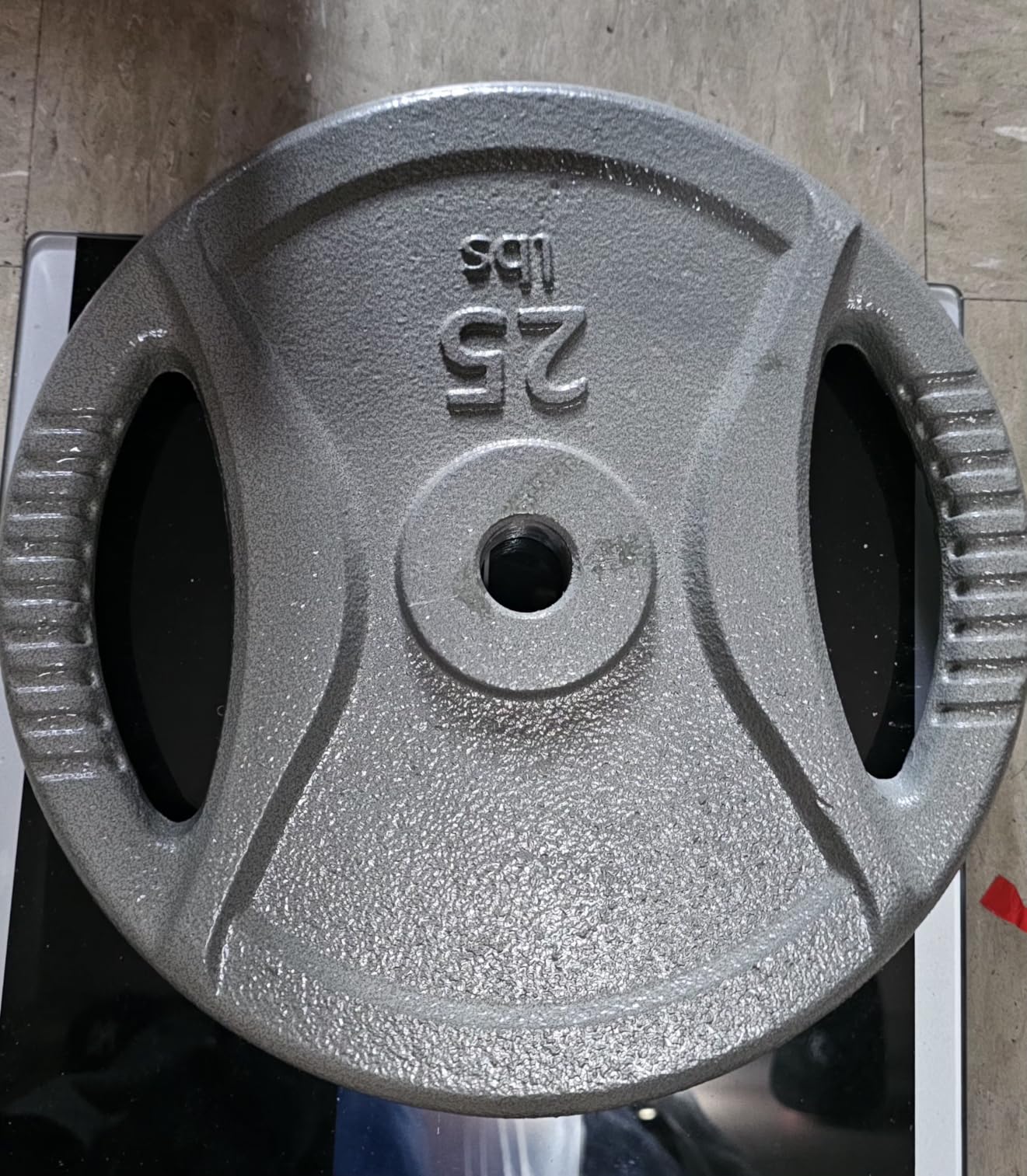 Amazon Basics 1-Inch Grip Weight Plates, Cast Iron, Strength Training, Home Gym customer photo 1