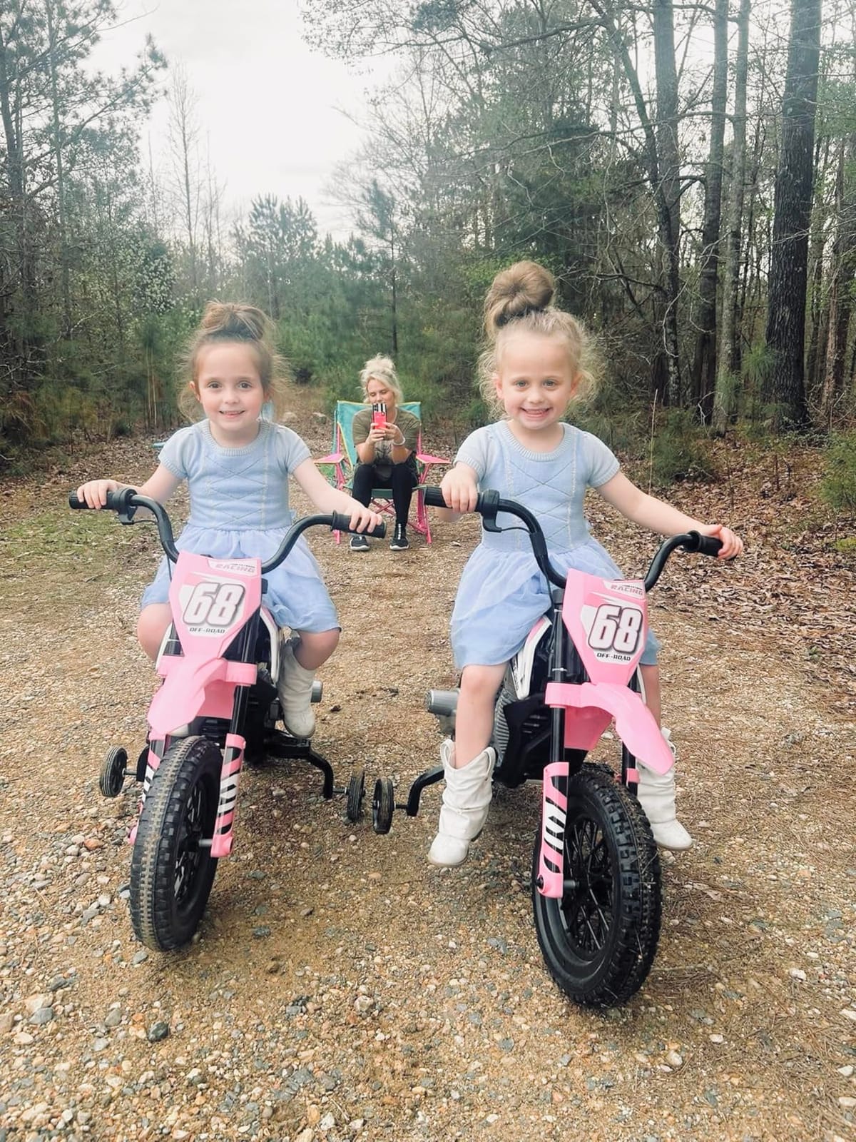 Qaba Kids Dirt Bike with Twist Grip Throttle 12V for Toddler Music Blue | Electric Motorcycle, Electric Bike, Training Wheels, Spring Suspension customer photo 1