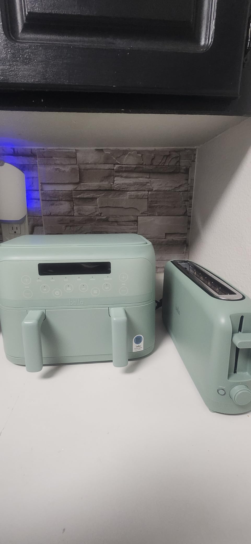 bella Fits-Anywhere™ Slim Toaster, 4 Slice Extra Long & Wide Slot, Oatmilk customer photo 2