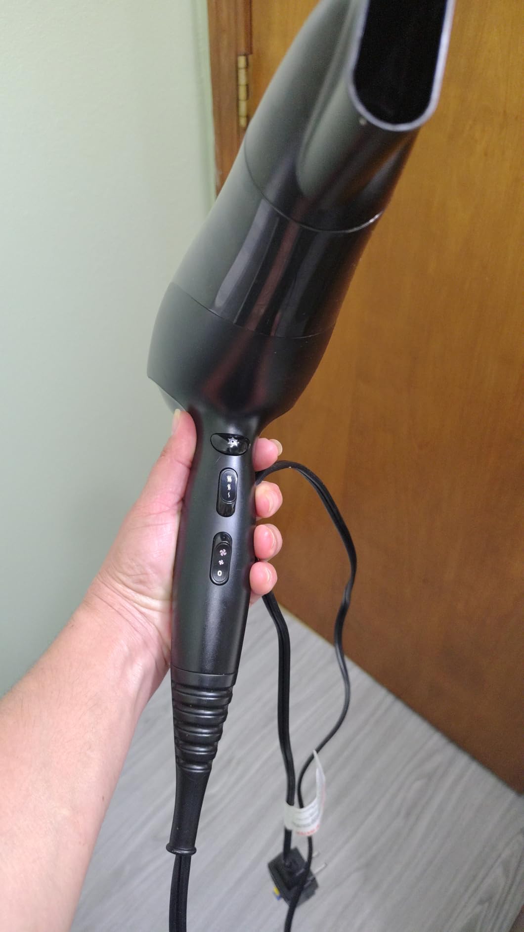 Remington Ionic Ceramic Hairdryer, 3 Heat Settings + Cool Shot, 2 Speeds, High Performance customer photo 2