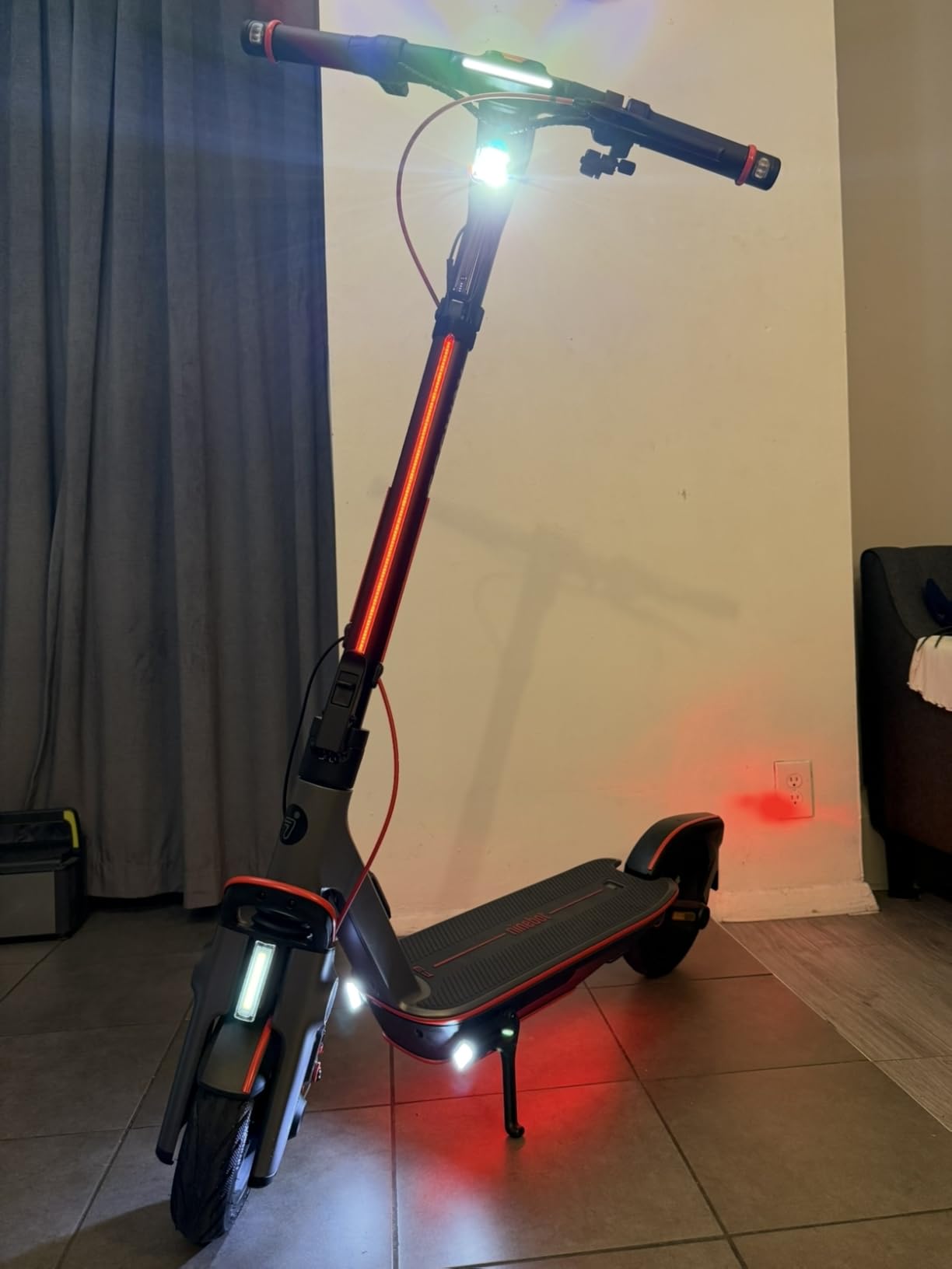 Ninebot F3 Electric Scooter, Up to 20 MPH, 44-Mile Range, Self-Sealing Tubeless Tires, Front Hydraulic & Rear Elastomer Suspension, UL2271 2272 Certified customer photo 1