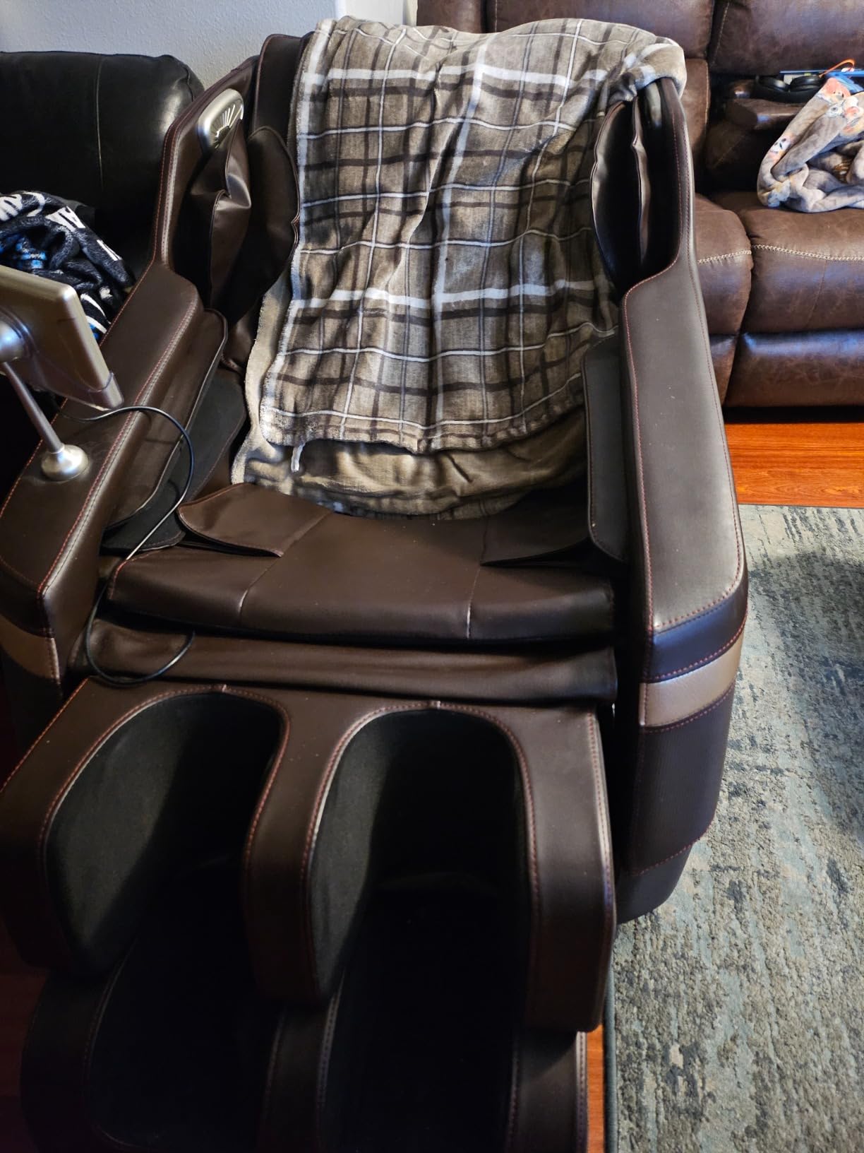 Real Relax Full Body Shiatsu Massage Chair for Home Relaxation | Zero Gravity Recline, Pre-Assembled, 6 Auto Modes, Foot Massage, Waist & Calf Heating, Bluetooth, Black customer photo 2