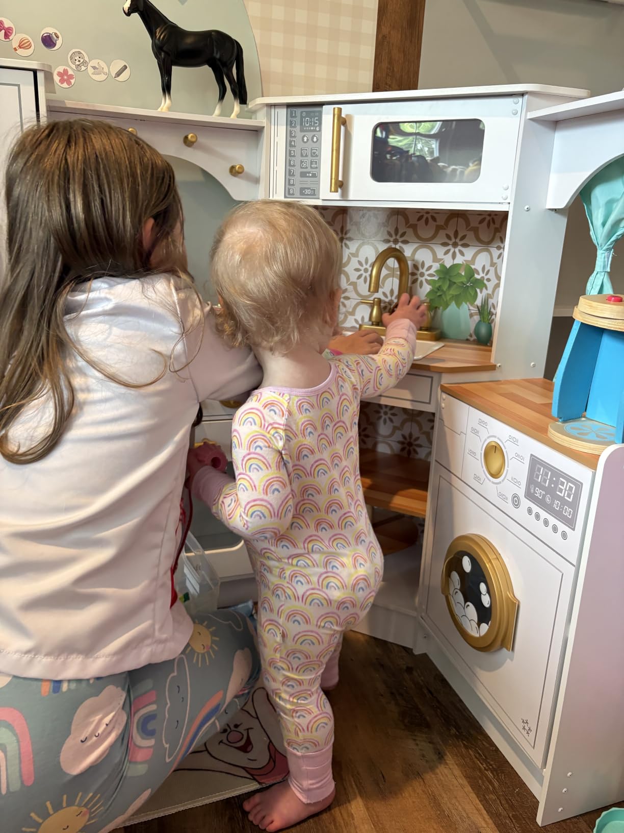 KidKraft Ultimate Corner Wooden Play Kitchen with Lights & Sounds, White | Lazy Susan, Curtains, Fits Across Two Walls, Play Phone, Laundry Appliances, Washer & Dryer customer photo 1