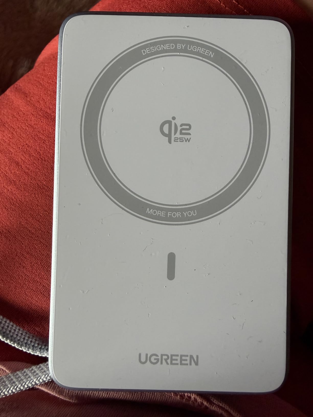 Ugreen MagFlow 10000mAh Qi2 25W Wireless Power Bank with Built-in Cable, 30W PD Wired, MagSafe Compatible customer photo 2
