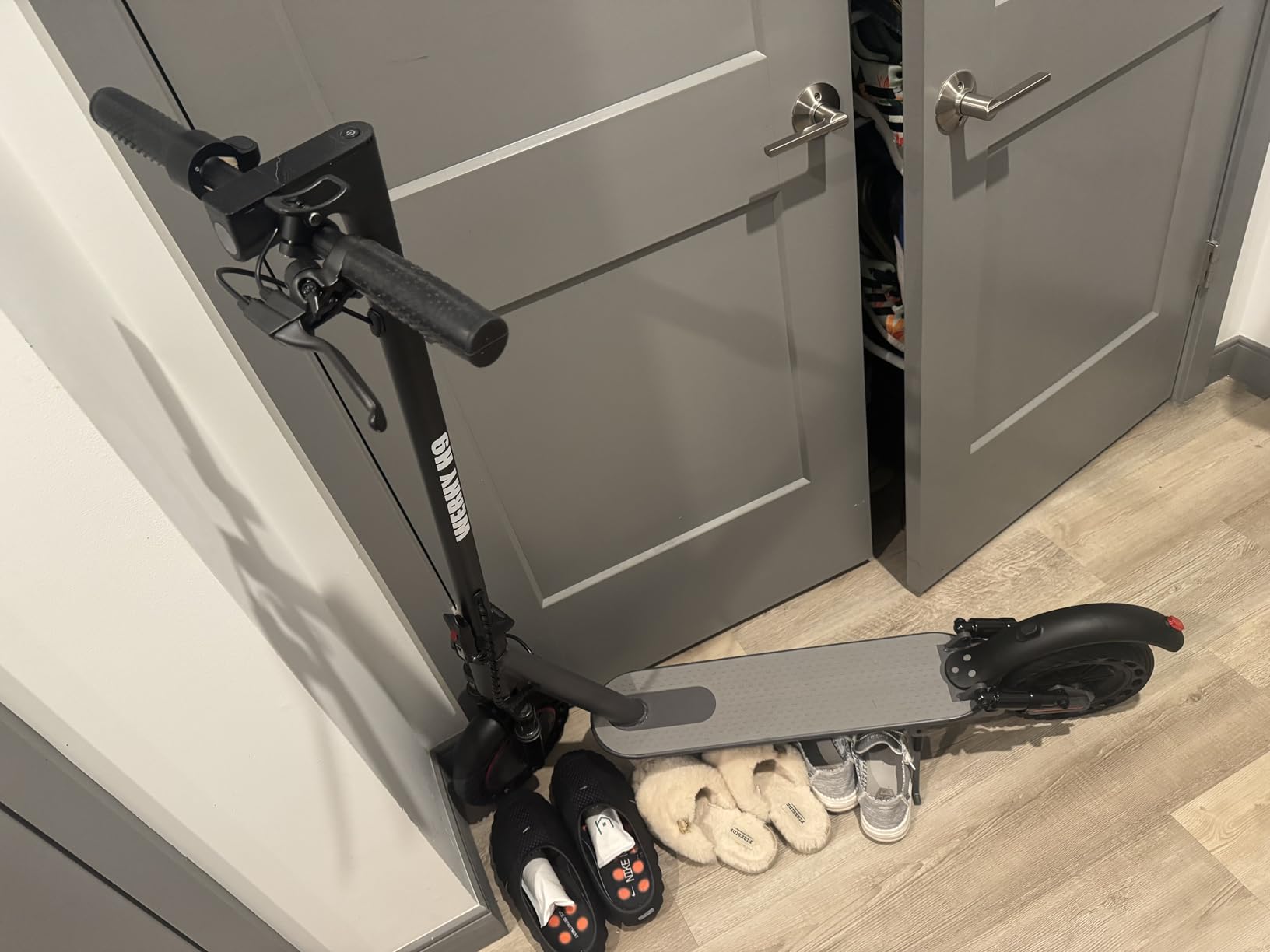 Electric Scooter with Seat, 500W Motor, 20 MPH & 21 Miles Range, 10 Inch Solid Tires, Front Suspension, Foldable Commuter E-Scooter with LCD Display, Dual Braking and Basket customer photo 2