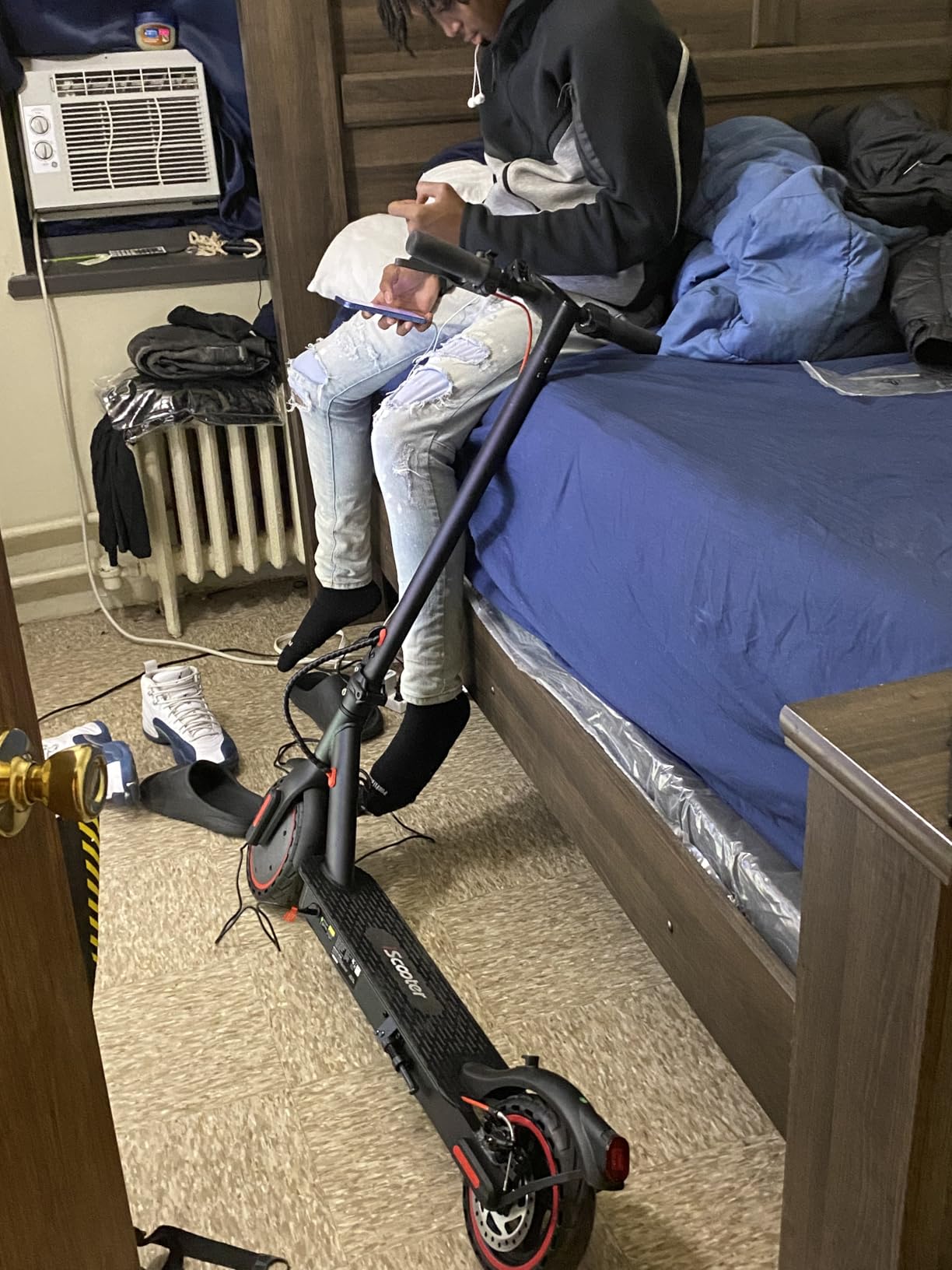 iScooter Electric Scooter for Adults & Big Kids, Portable Foldable E-Scooter | Cruise control, Smart App, dual braking, LED lights, and pneumatic tires for smooth campus, city, and daily rides customer photo 1