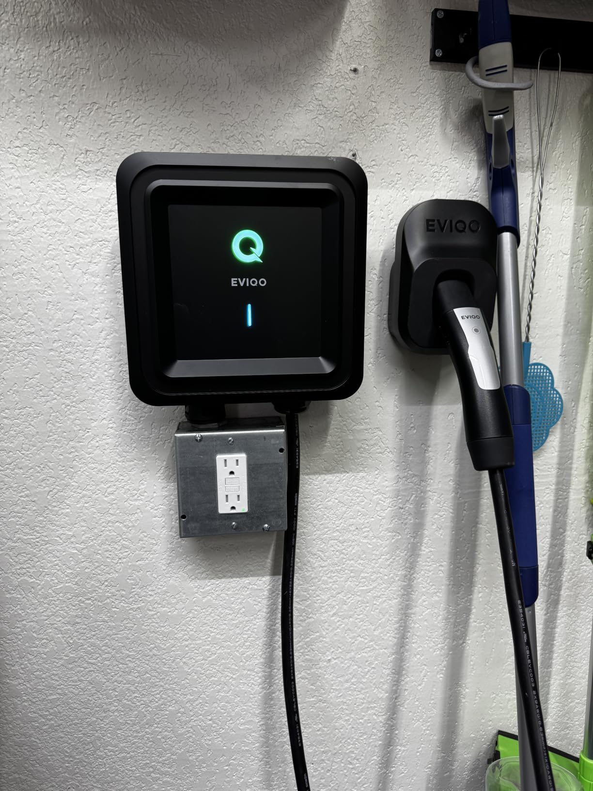 EVIQO Level 2 EV Charger NACS 40A NEMA 14-50 - 240V Wall Charging Station | Plug in, up to 40 mph, 25ft Cable, WiFi (2.4GHz), Smart App, Weatherproof Indoor/Outdoor (IP66, NEMA 4), UL & ETL Certified customer photo 1