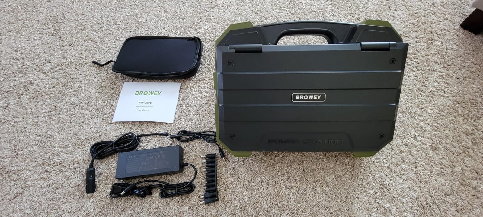 BROWEY 1600W (3200W Peak) Portable Power Station, 1024Wh LiFePO4 Battery with Built-in Solar Panel, 100W USB-C PD, Solar Generator for Camping, RV, Home Backup, Emergency customer photo 1