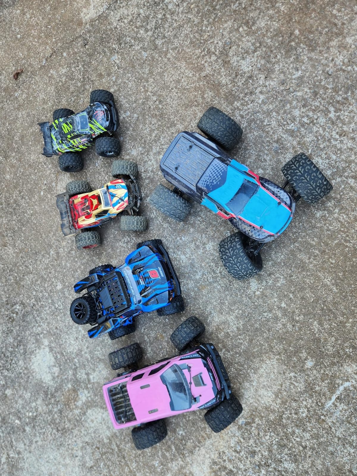 DEERC 1:12 Fast RC Cars 45KPH, 4WD High Speed Short Course RC Truck, Off-Road All Terrain Remote Control Car with 2 Batteries & Spare Tire, 2.4GHz Desert RC Monster Truck for Adults Kids Boys Gift customer photo 1